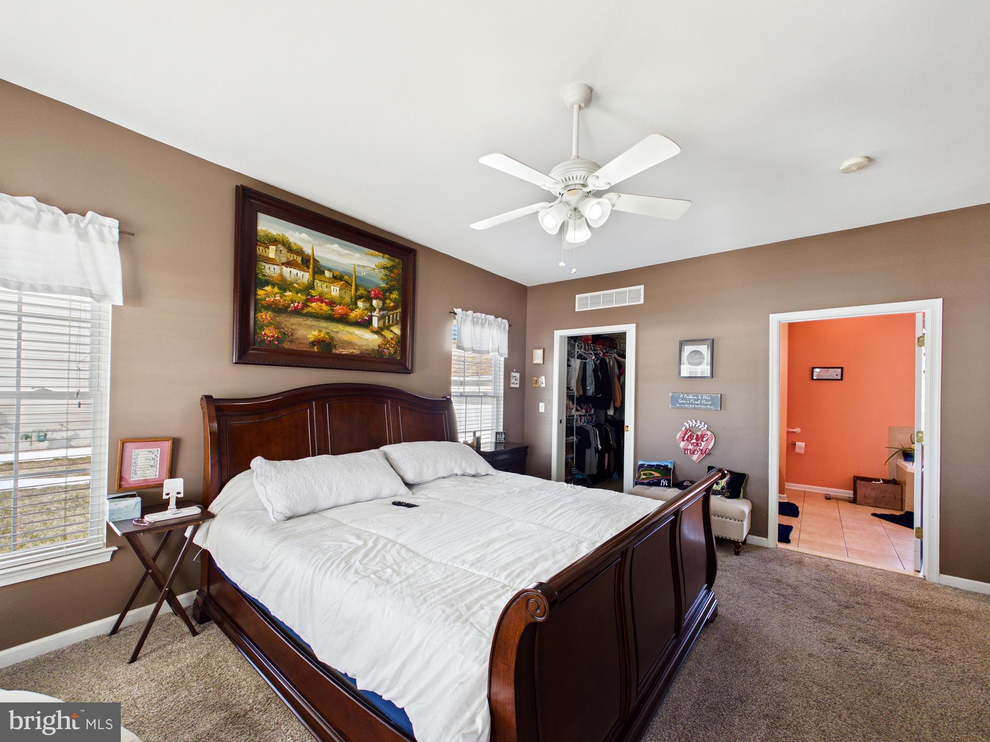 KNOLLAC ACRES - Residential