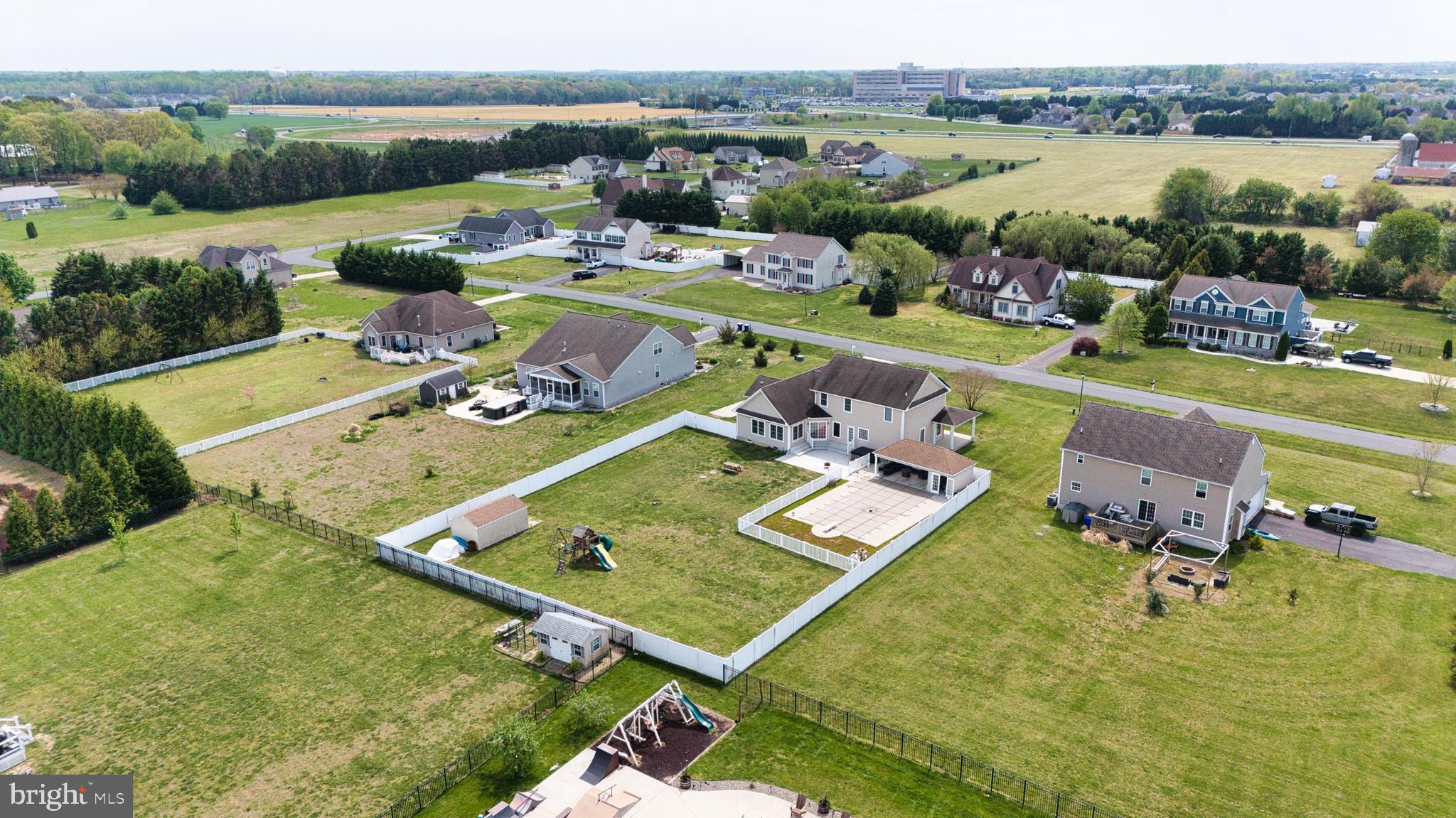 KNOLLAC ACRES - Residential