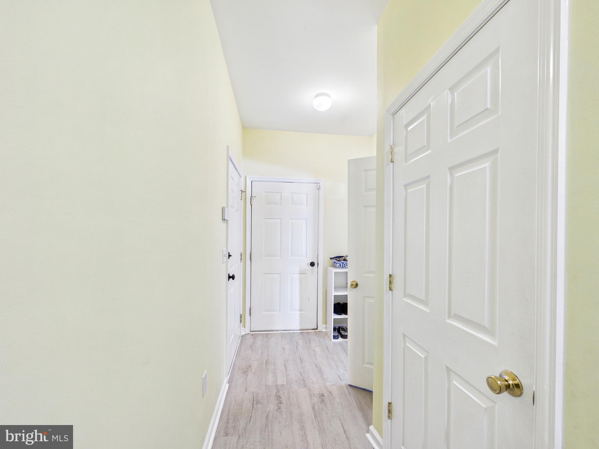 KNOLLAC ACRES - Residential