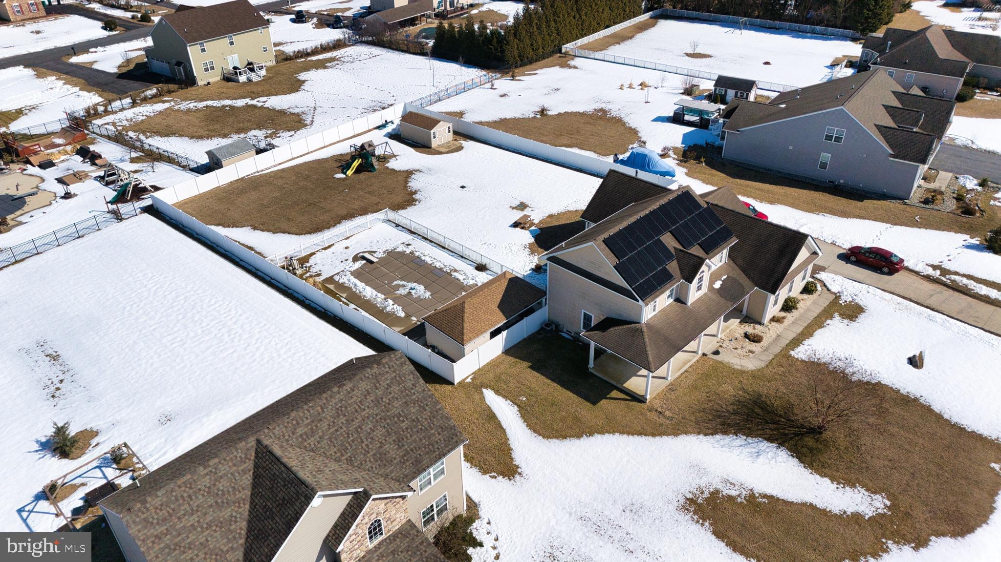 KNOLLAC ACRES - Residential