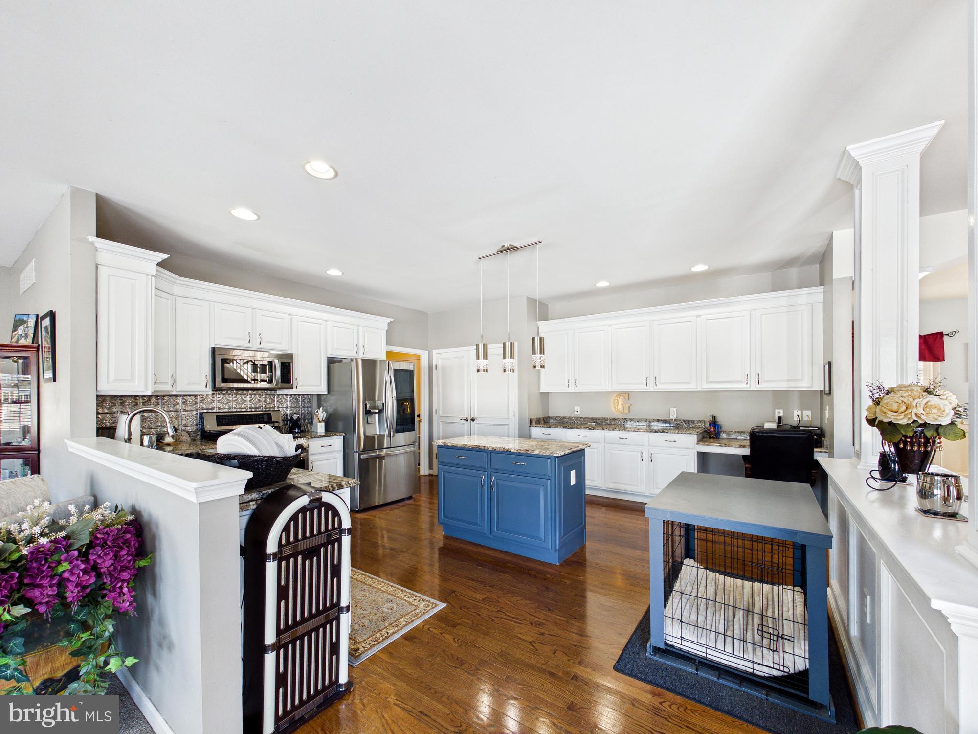 KNOLLAC ACRES - Residential