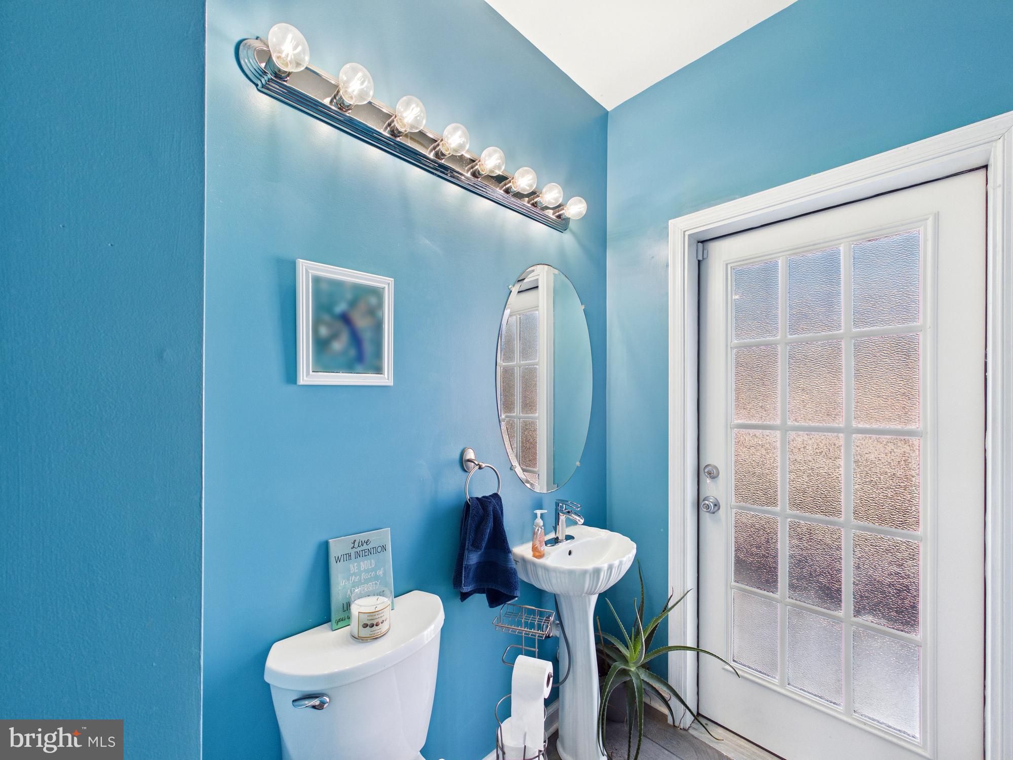 KNOLLAC ACRES - Residential