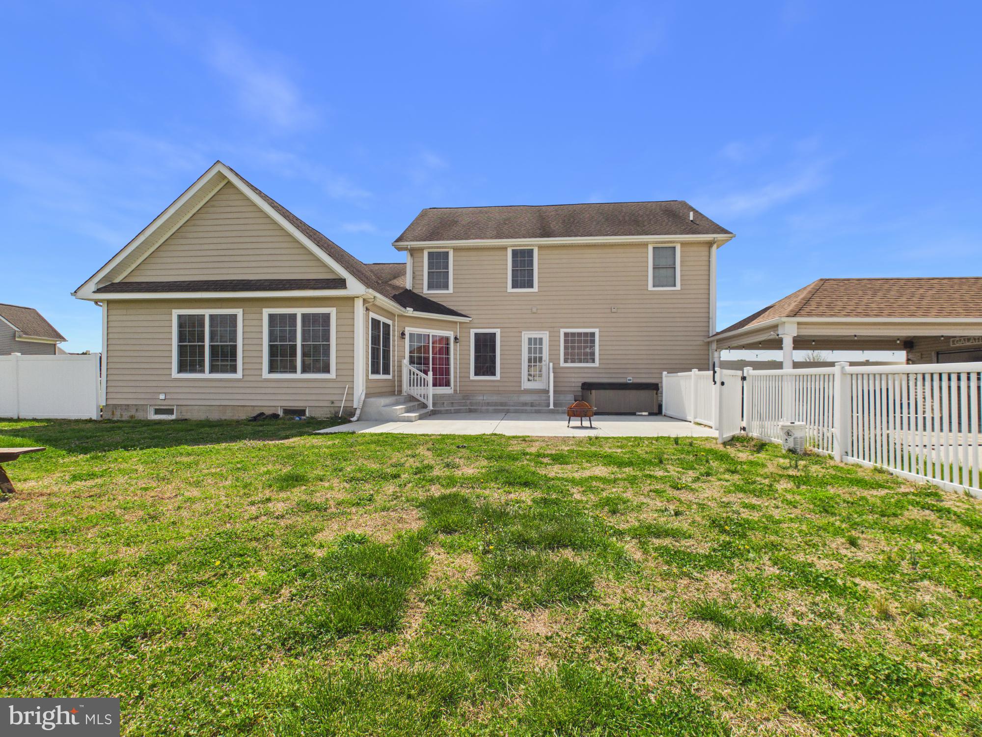 KNOLLAC ACRES - Residential