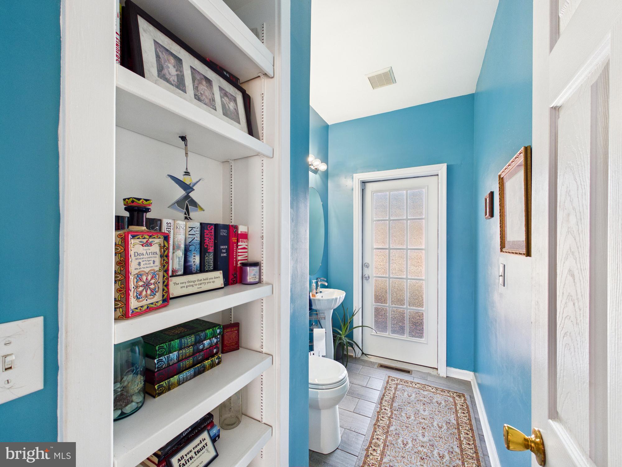 KNOLLAC ACRES - Residential