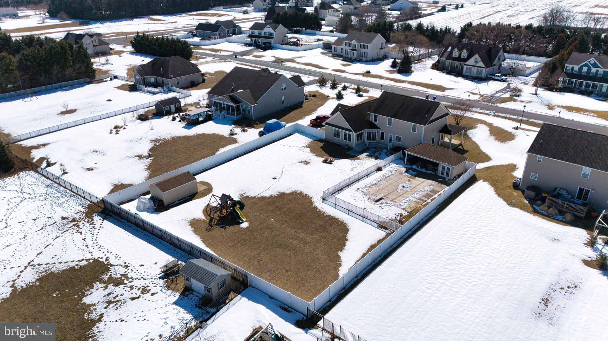 KNOLLAC ACRES - Residential