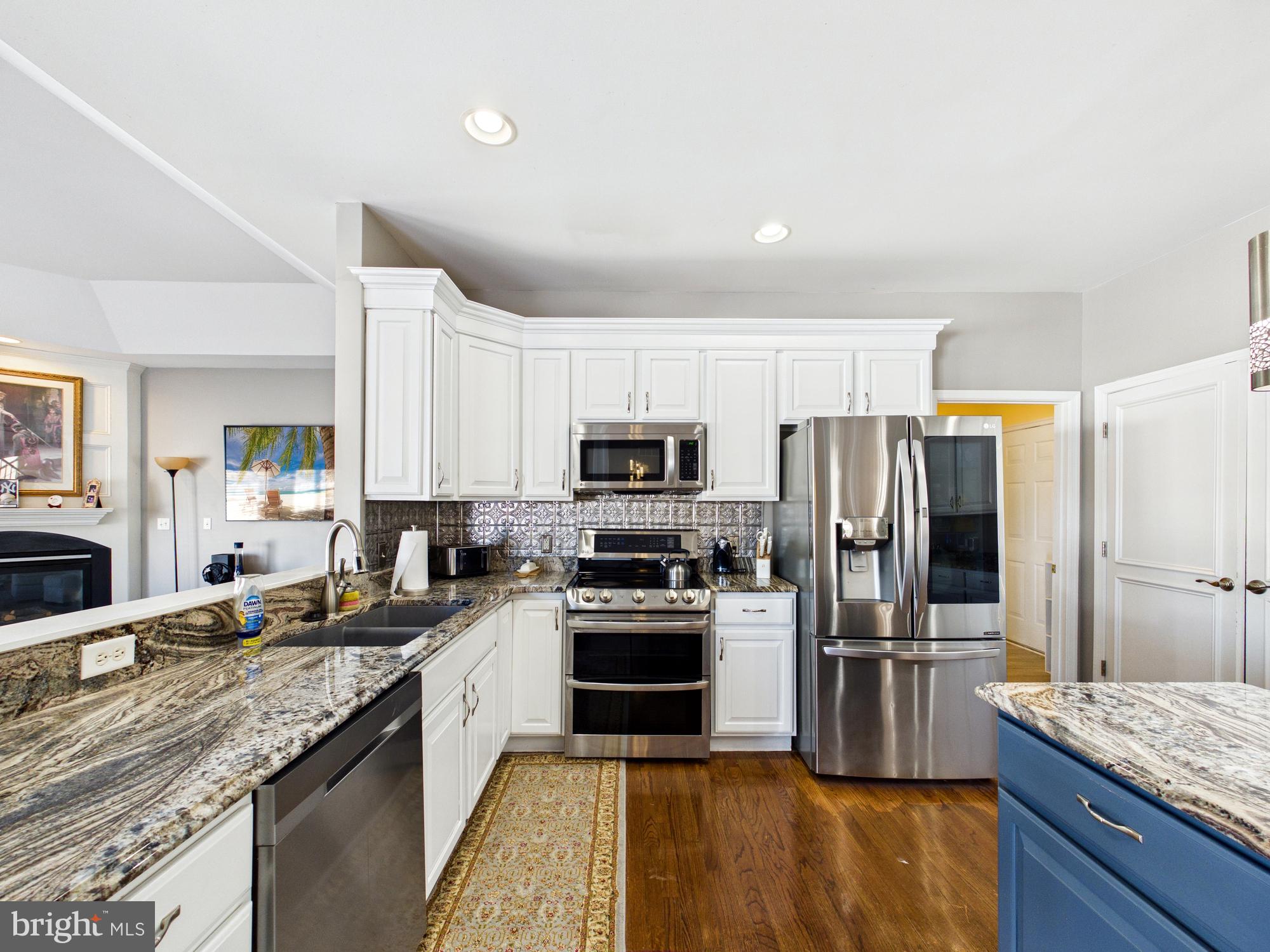 KNOLLAC ACRES - Residential