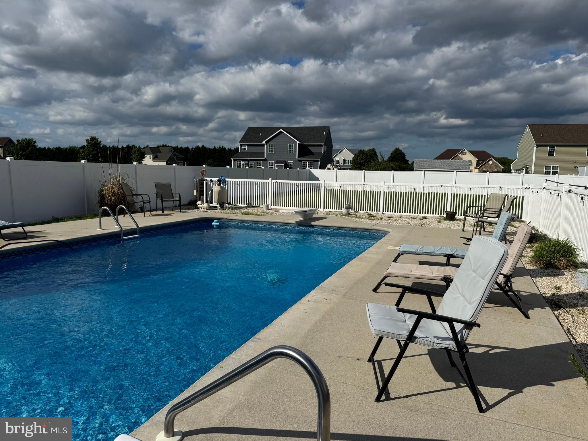 KNOLLAC ACRES - Residential