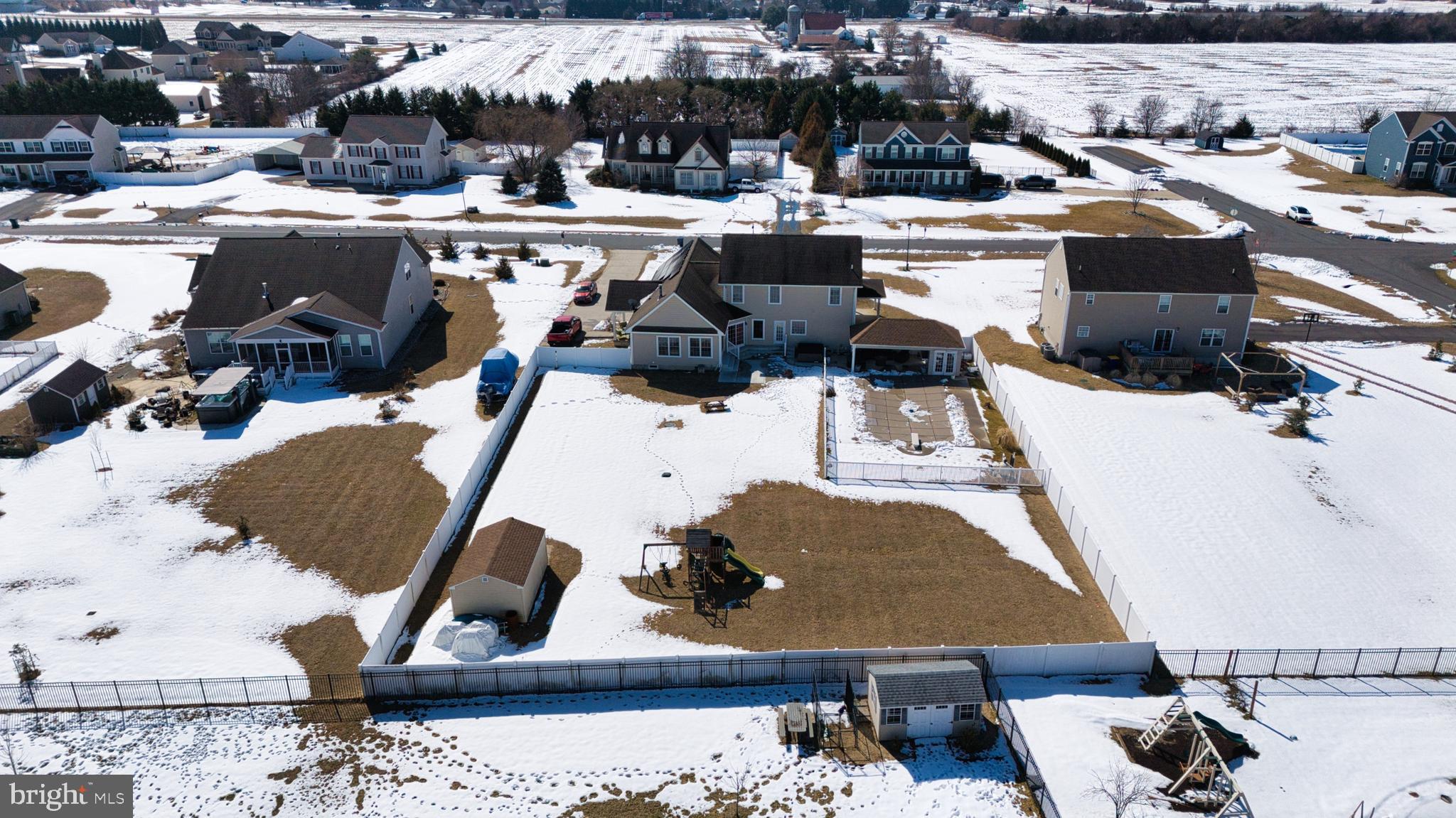 KNOLLAC ACRES - Residential