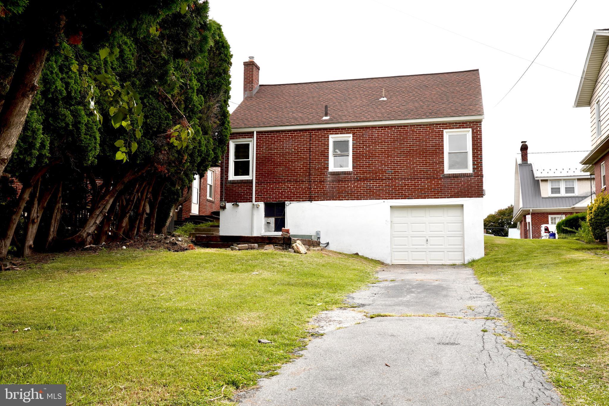 1421 FAYETTE AVENUE