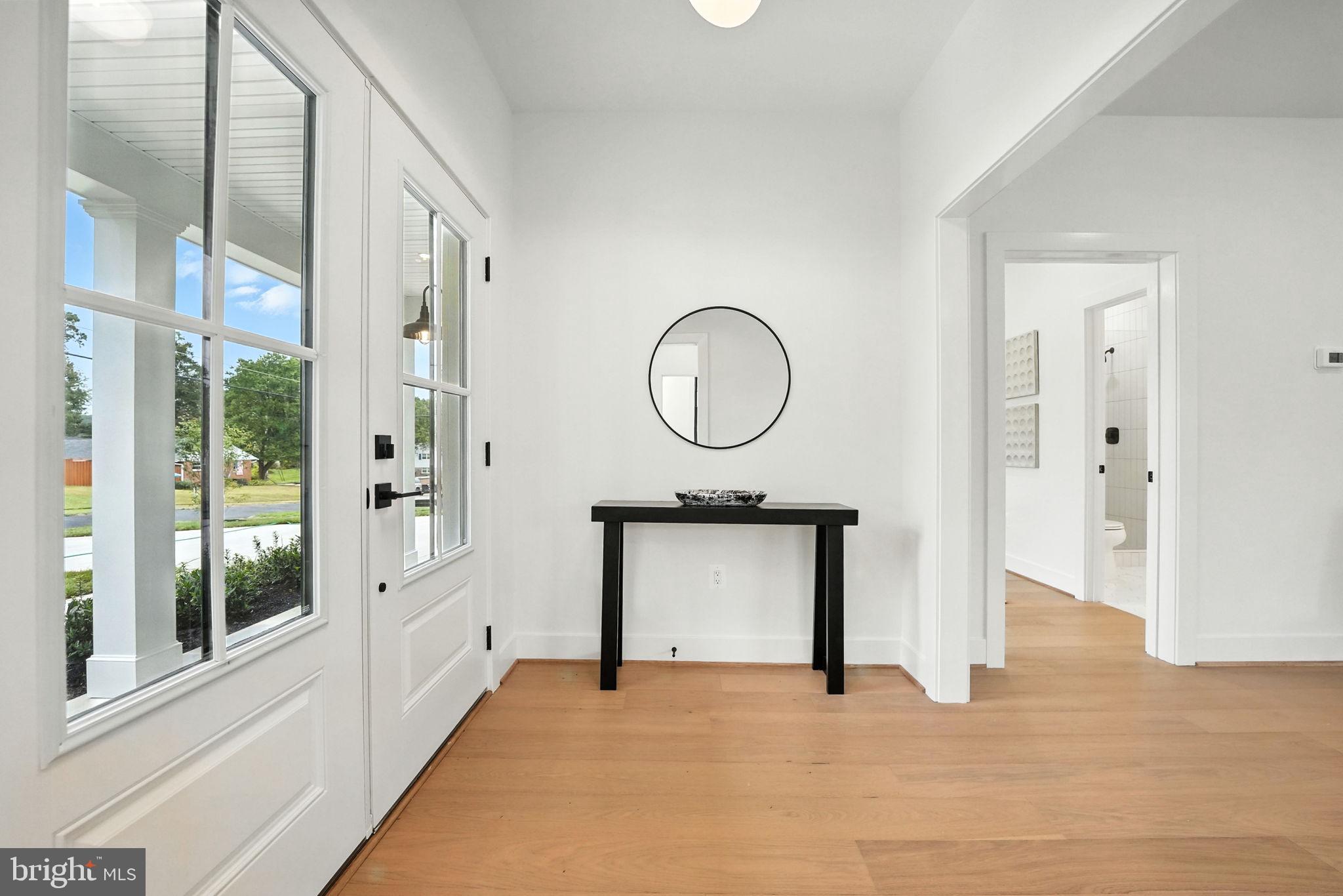 8118 DRAYTON LANE