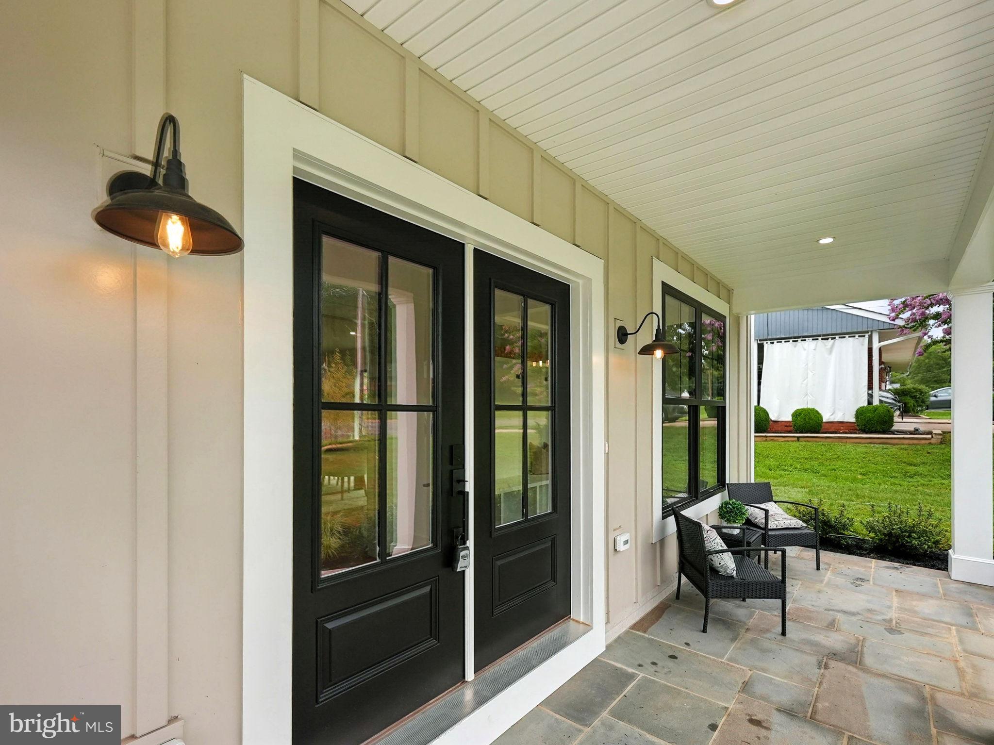 8118 DRAYTON LANE