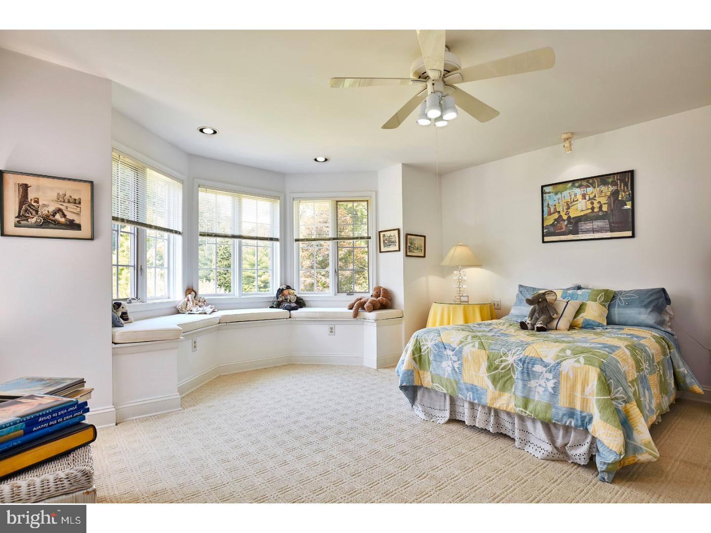 WILLOWDALE - Residential