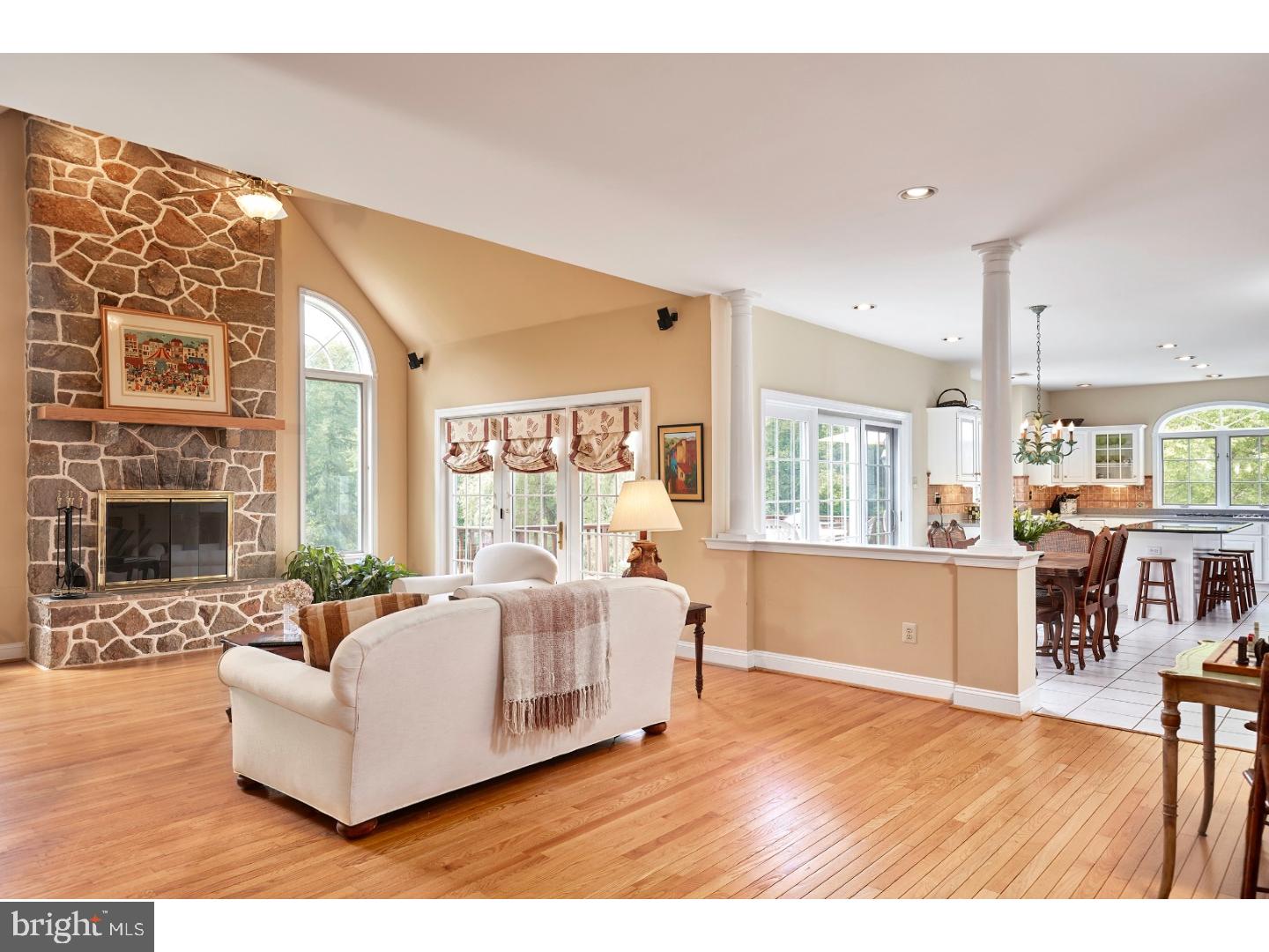 WILLOWDALE - Residential