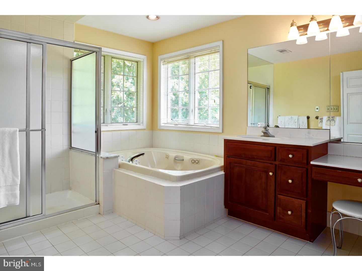 WILLOWDALE - Residential