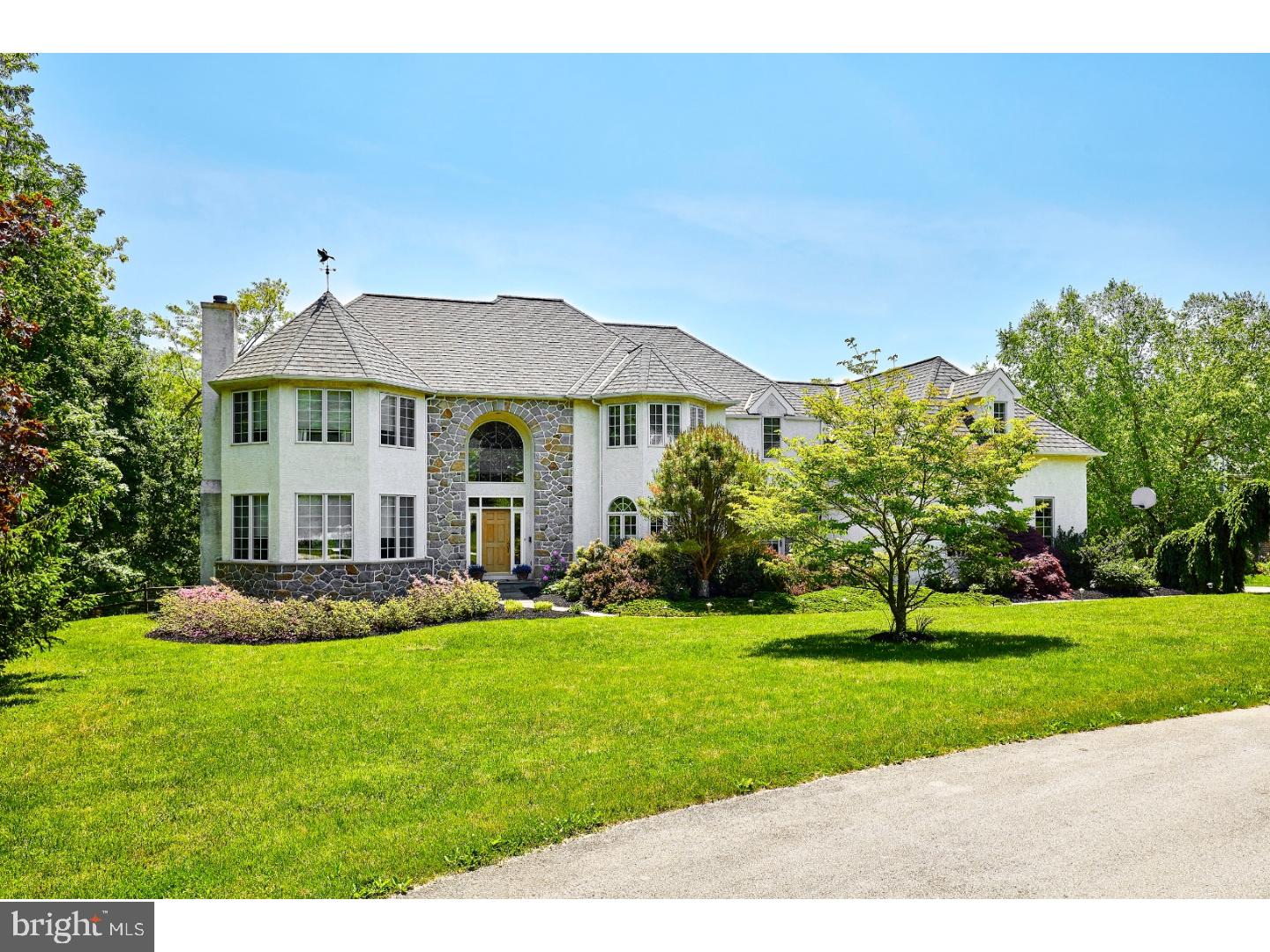 WILLOWDALE - Residential