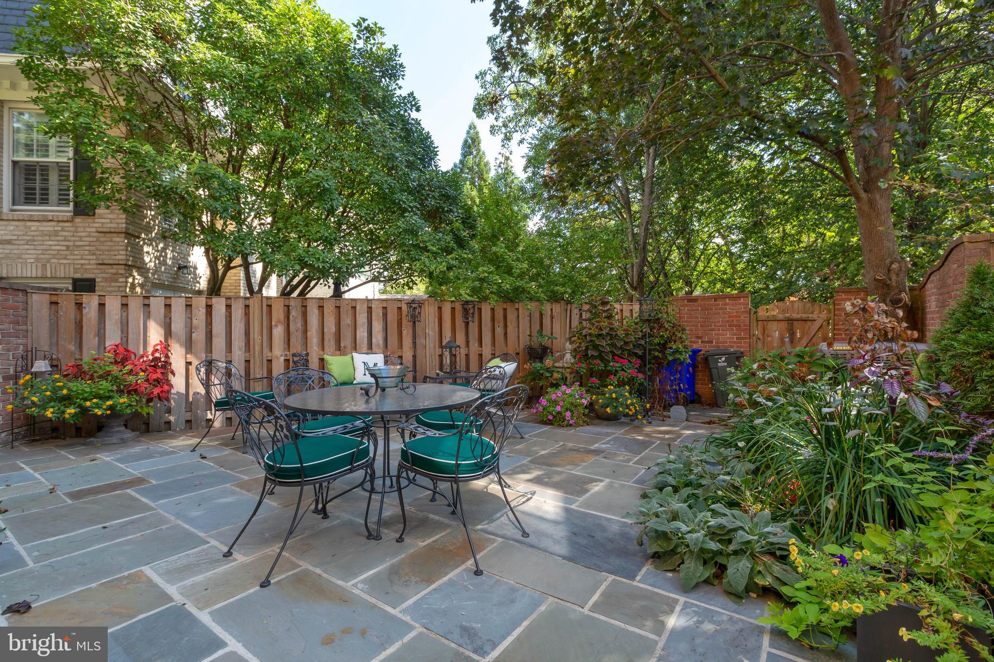 THE BIRCHES - Residential