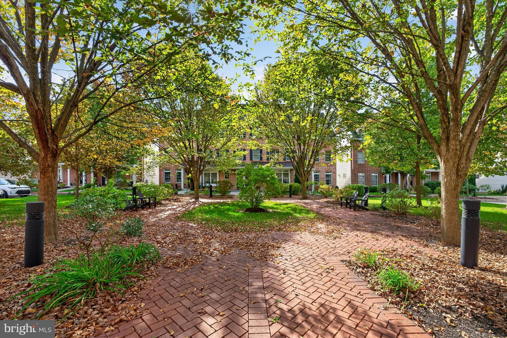 619 MAGNOLIA COURT