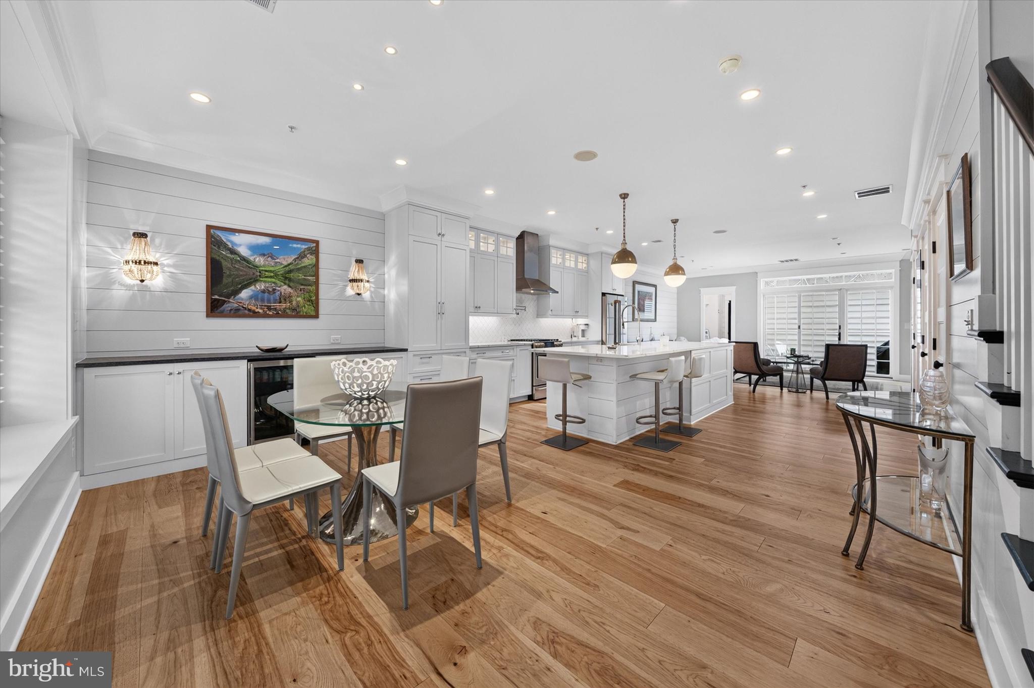 619 MAGNOLIA COURT