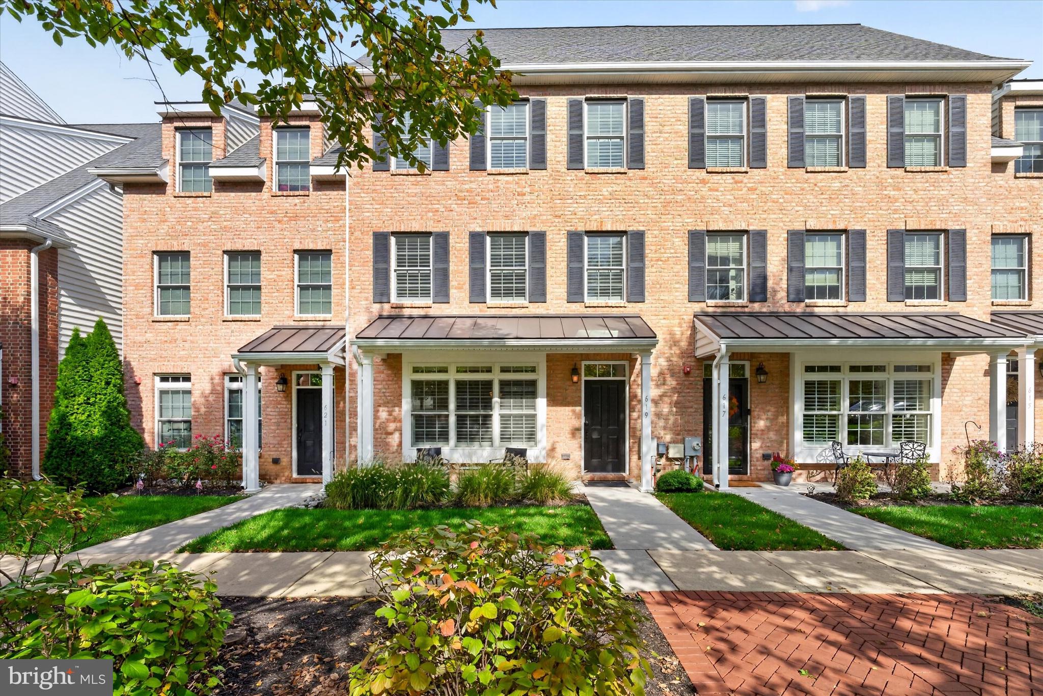 619 MAGNOLIA COURT