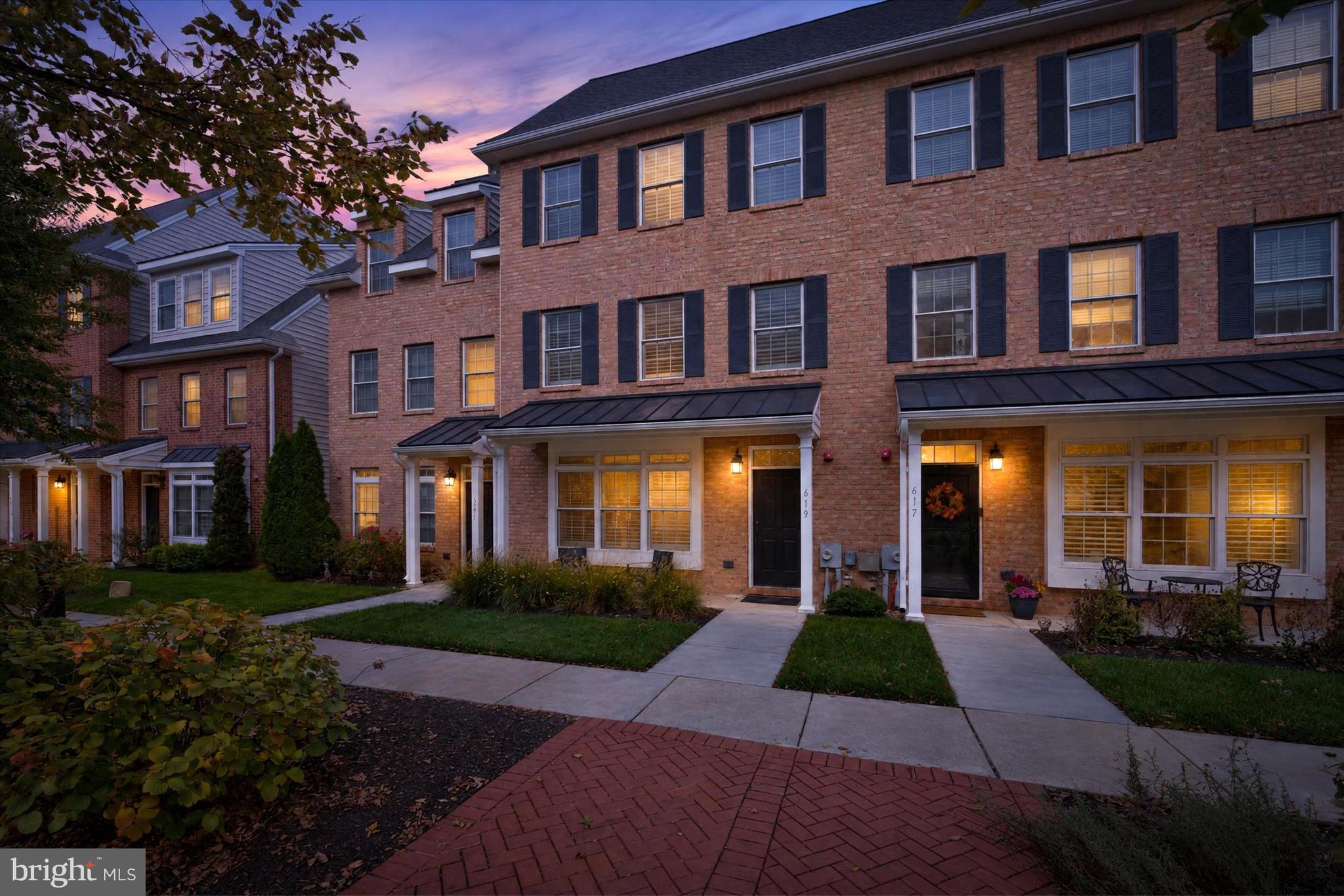 619 MAGNOLIA COURT