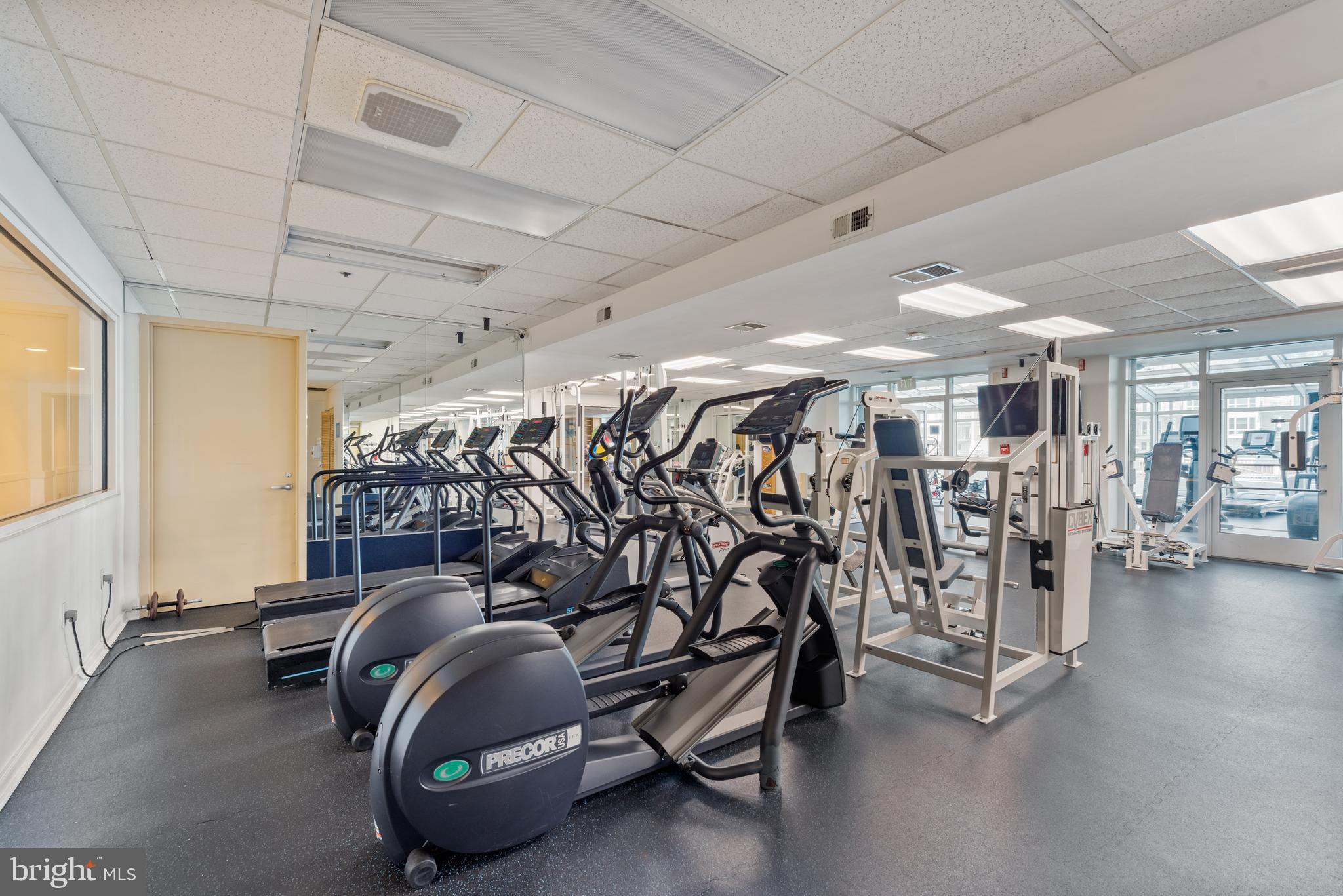 HARBORVIEW TOWERS - Residential Lease