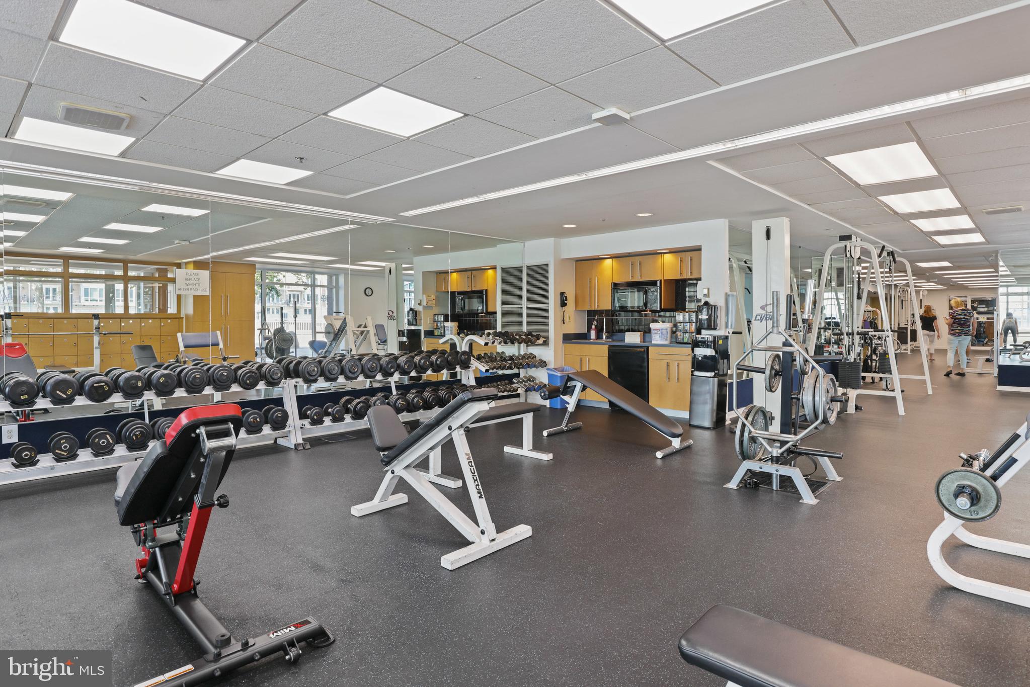 HARBORVIEW TOWERS - Residential Lease