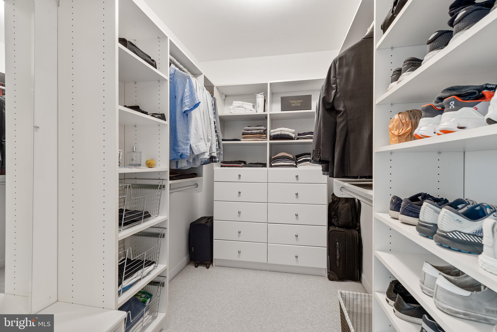 HARBORVIEW TOWERS - Residential Lease