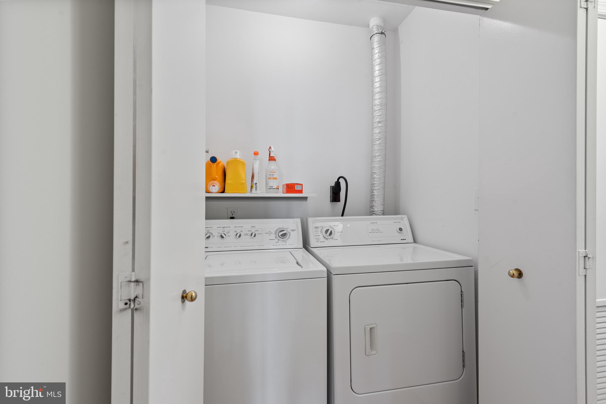 HARBORVIEW TOWERS - Residential Lease