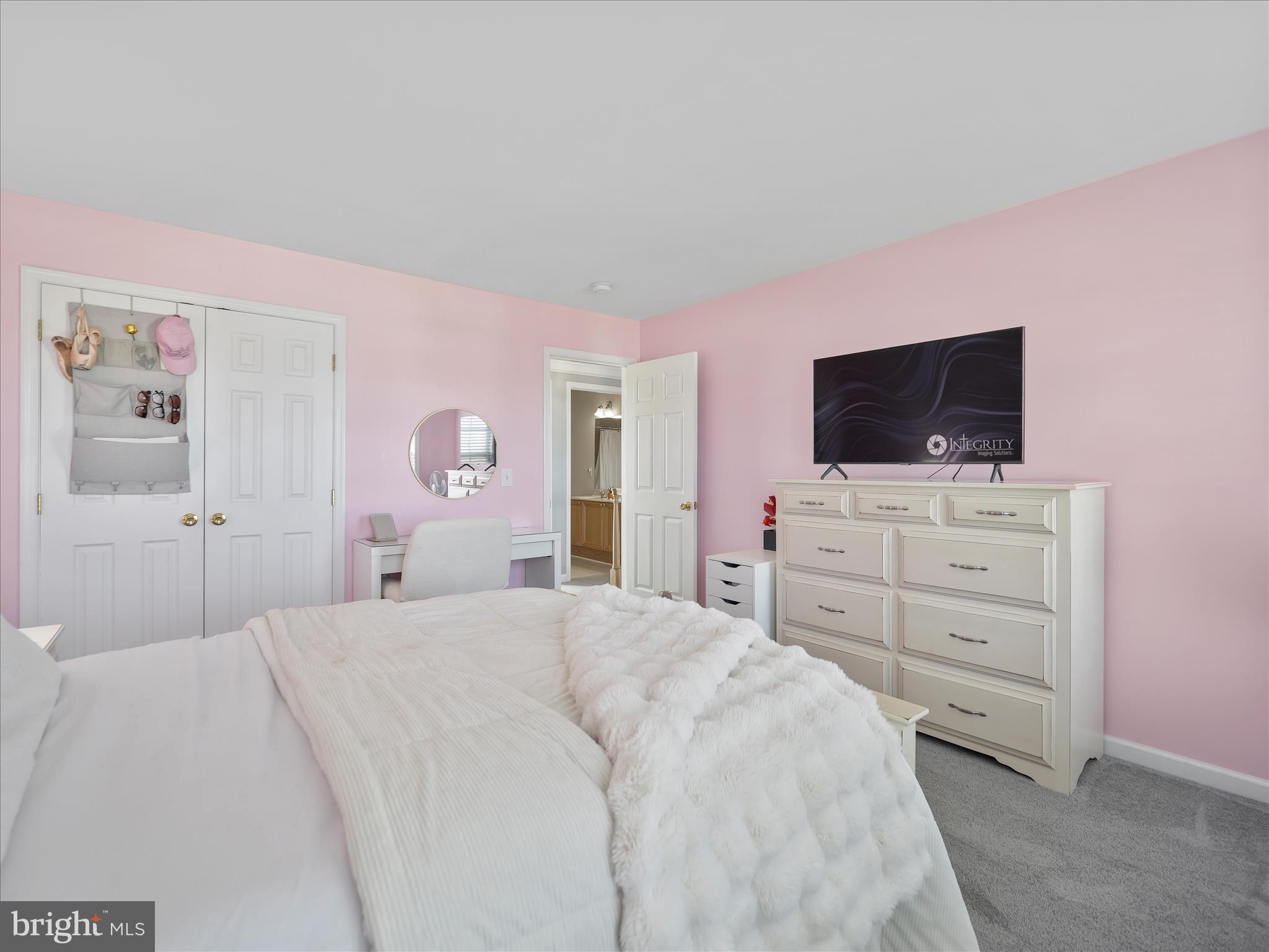 RIVERSIDE ON THE POTOMAC - Residential