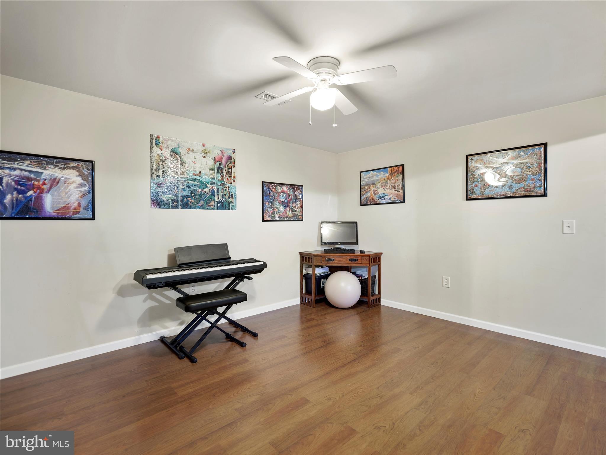 RIVERSIDE ON THE POTOMAC - Residential