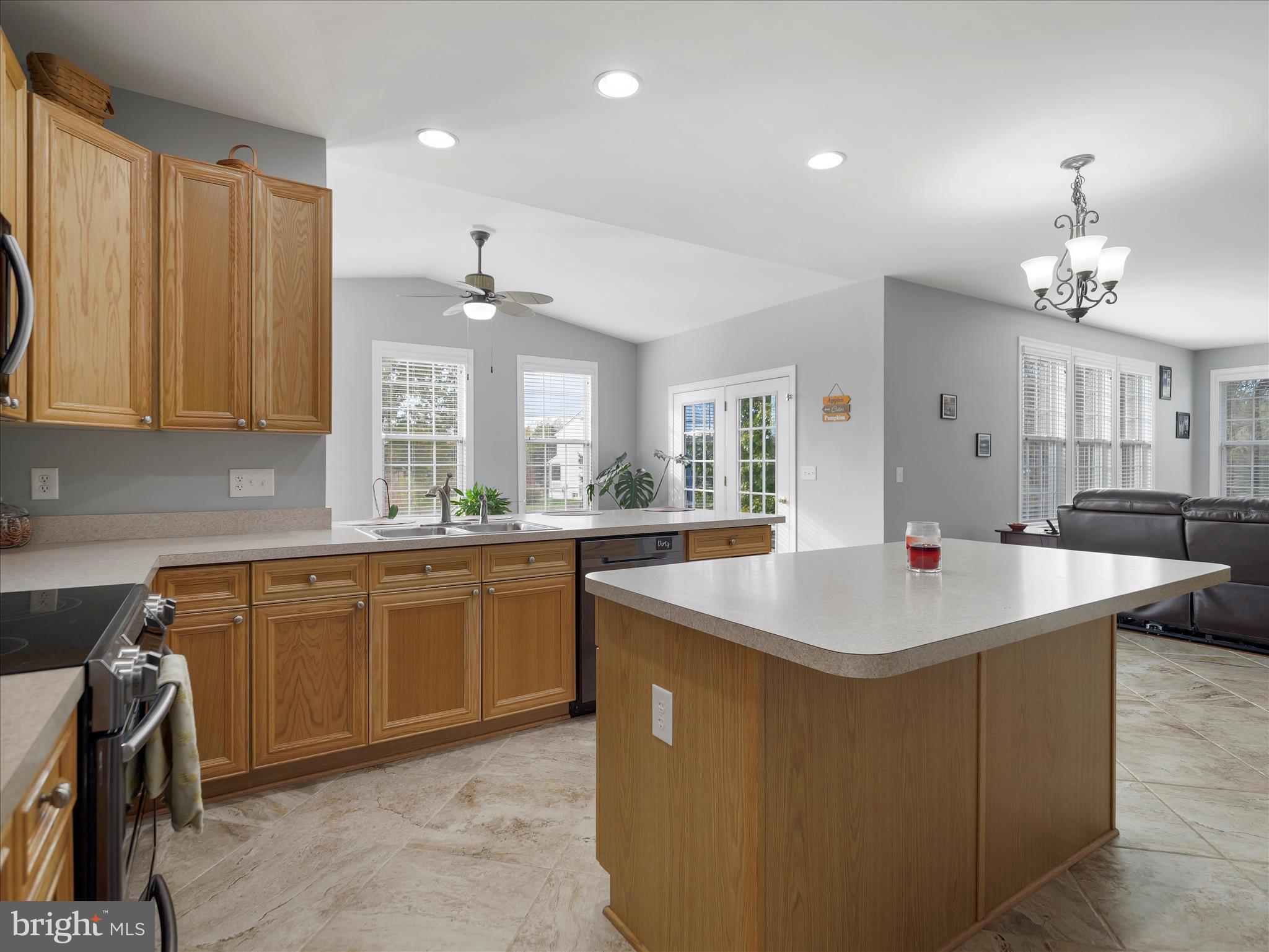 RIVERSIDE ON THE POTOMAC - Residential