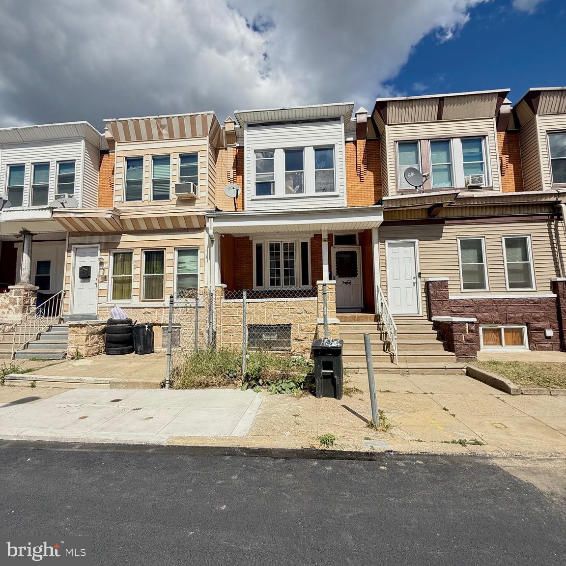 2071 Kingston St, Philadelphia, PA 19134
$1,500/month | 4BD | 2.5BA | Tenants pay all utilities
Spacious 4-Bedroom Home with Finished Basement Move-In Ready!
This well-maintained home is perfect for a family looking for space and comfort.
Features: