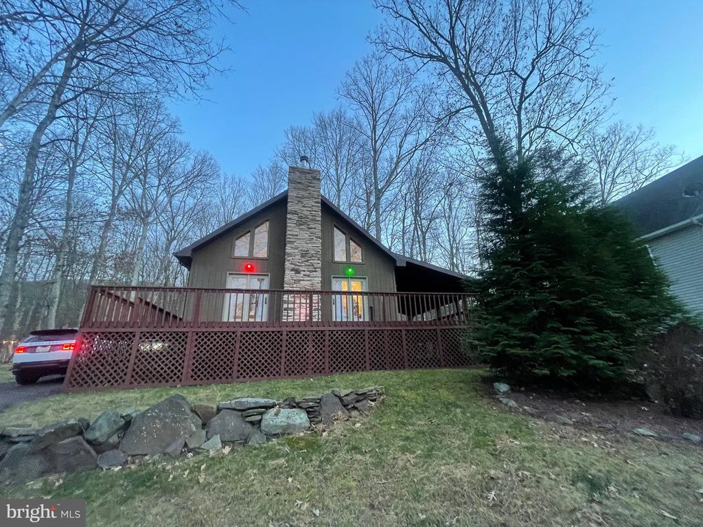 Photo of 233 Shingle Mill Drive, DRUMS, PA 18222 (MLS # PALU2002742)
