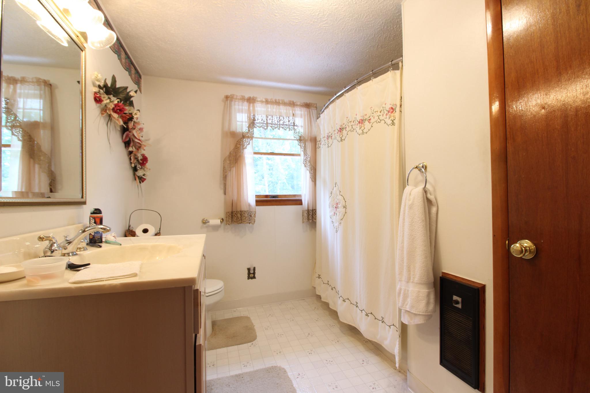 OLD FIELDS OWNERS ASSOCIATION - Residential