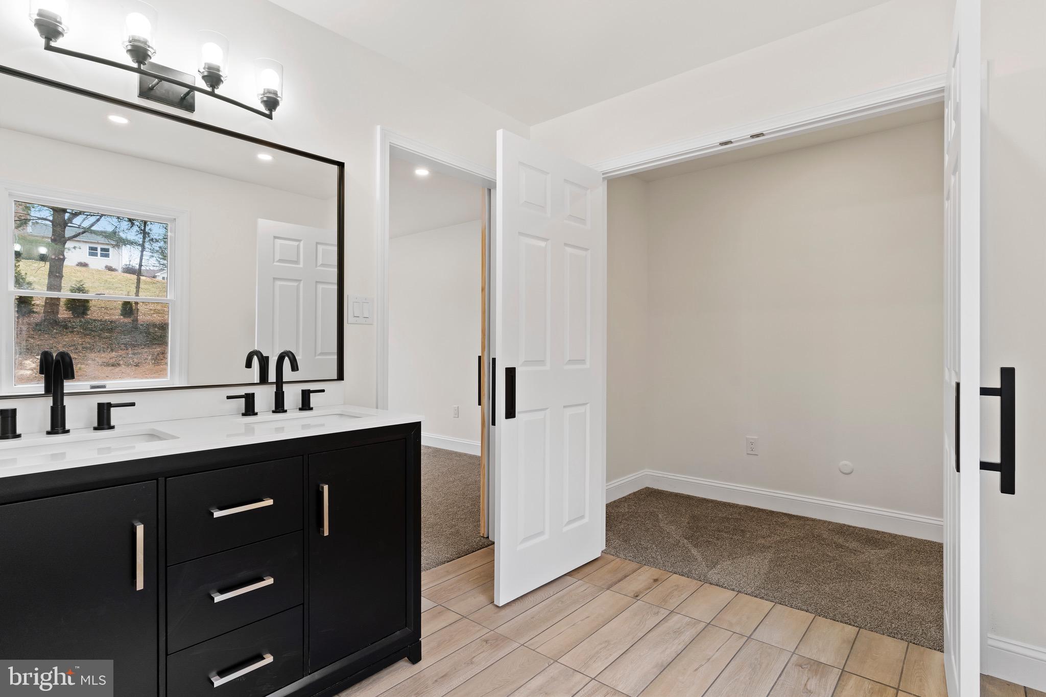 PINEBROOK - Residential