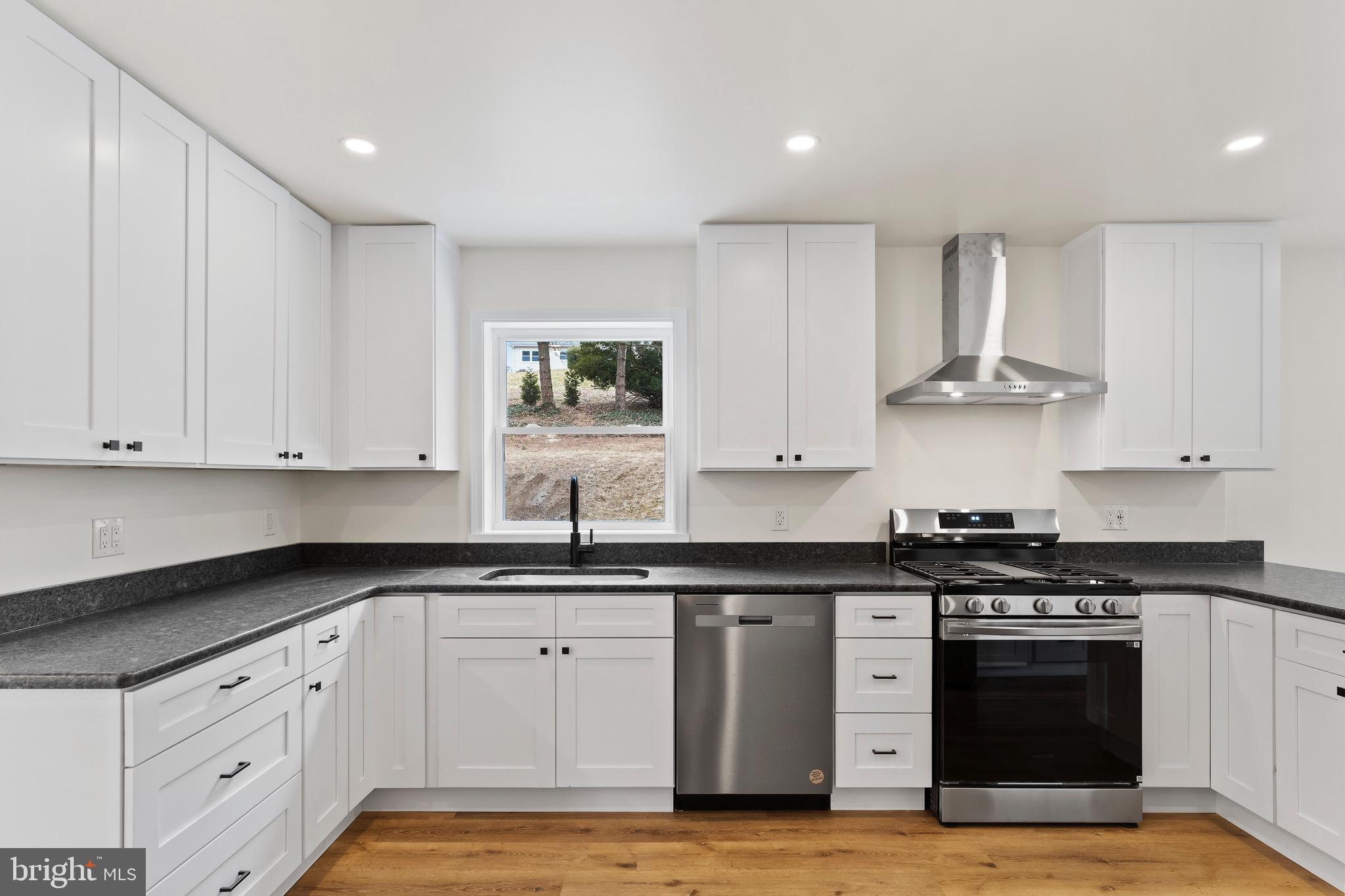 PINEBROOK - Residential