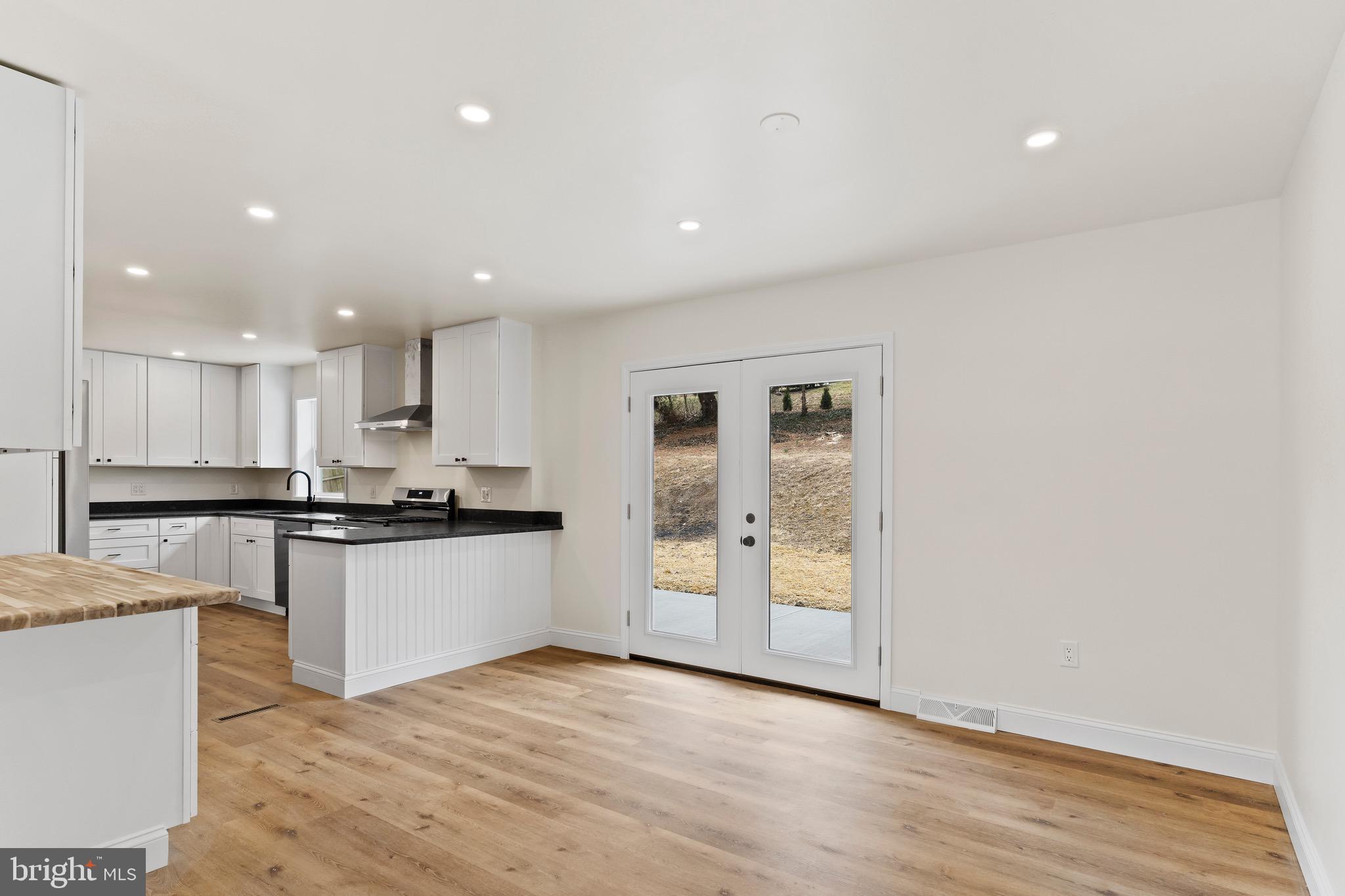 PINEBROOK - Residential