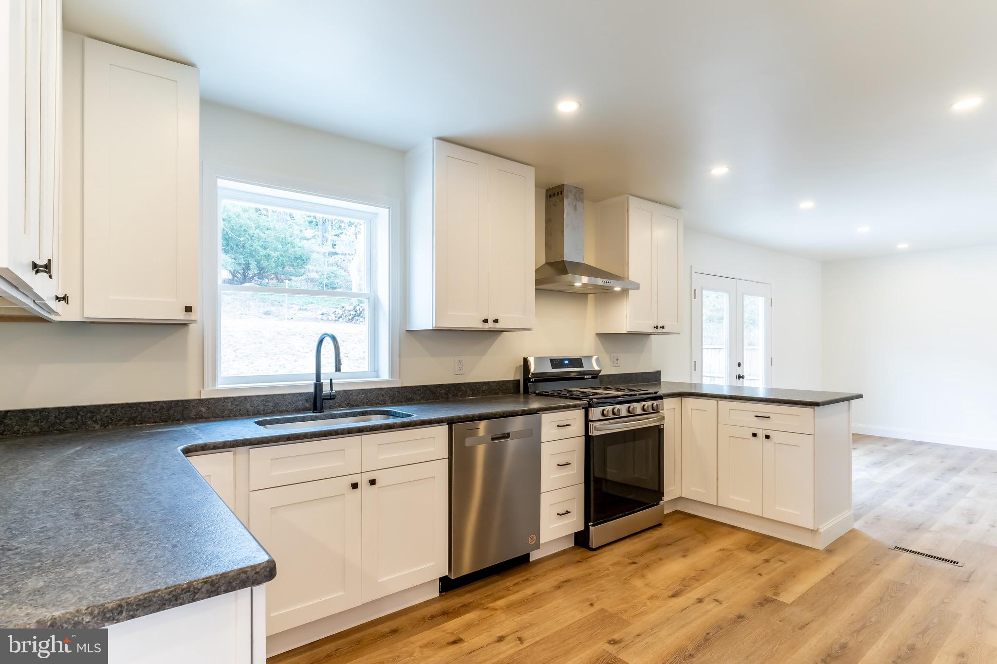 PINEBROOK - Residential