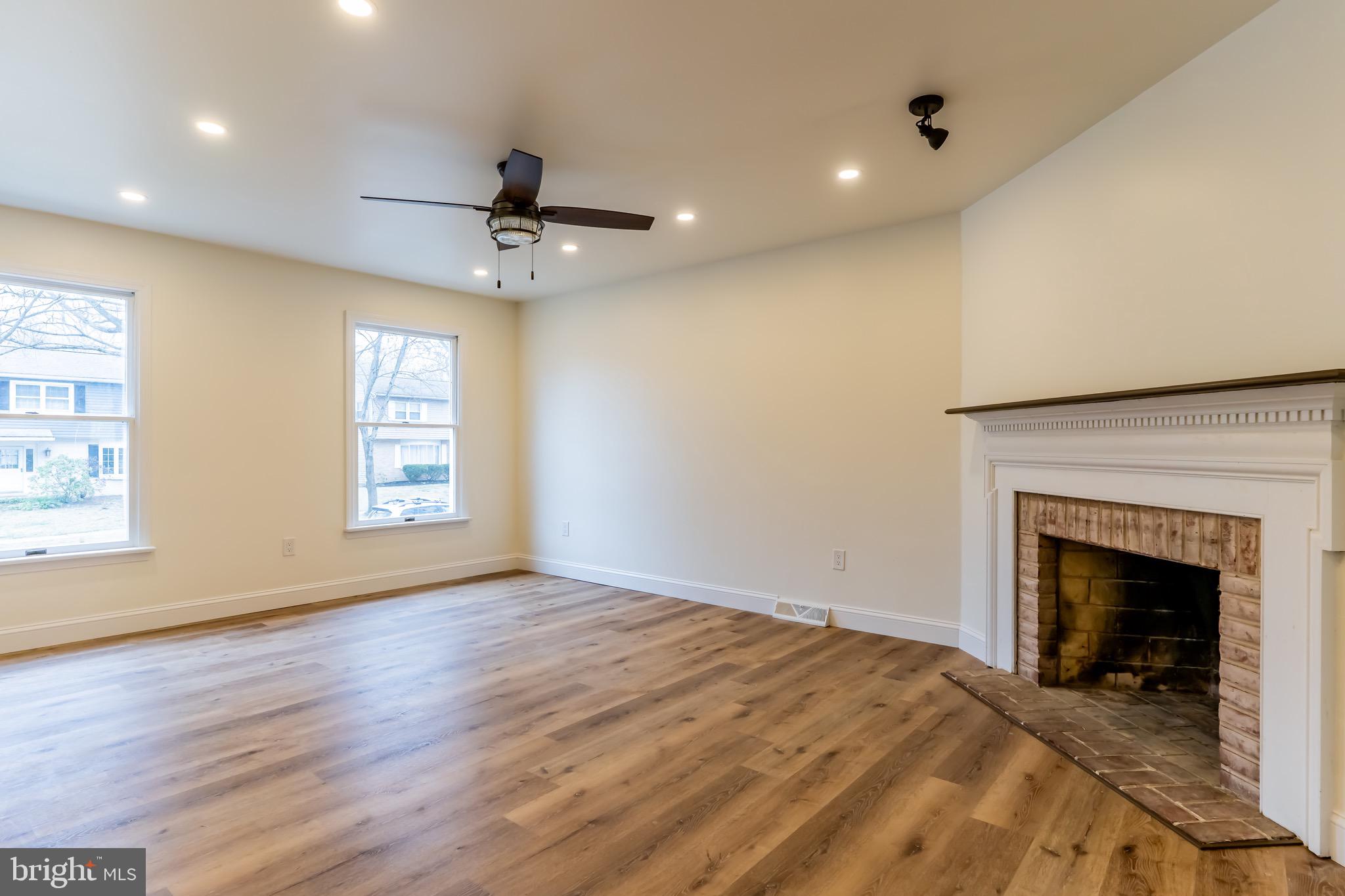 PINEBROOK - Residential