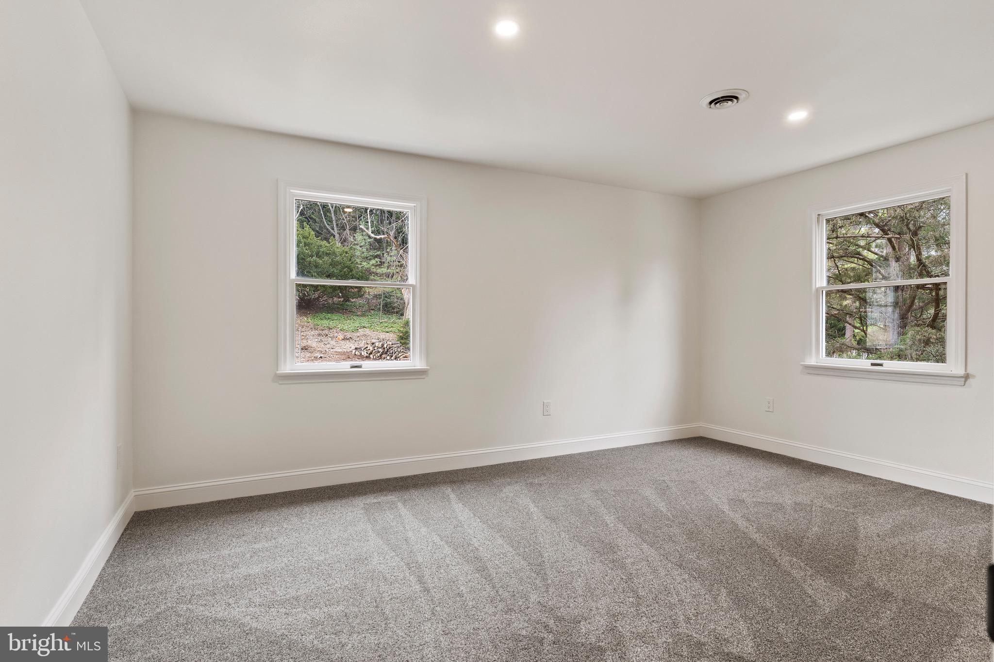 PINEBROOK - Residential