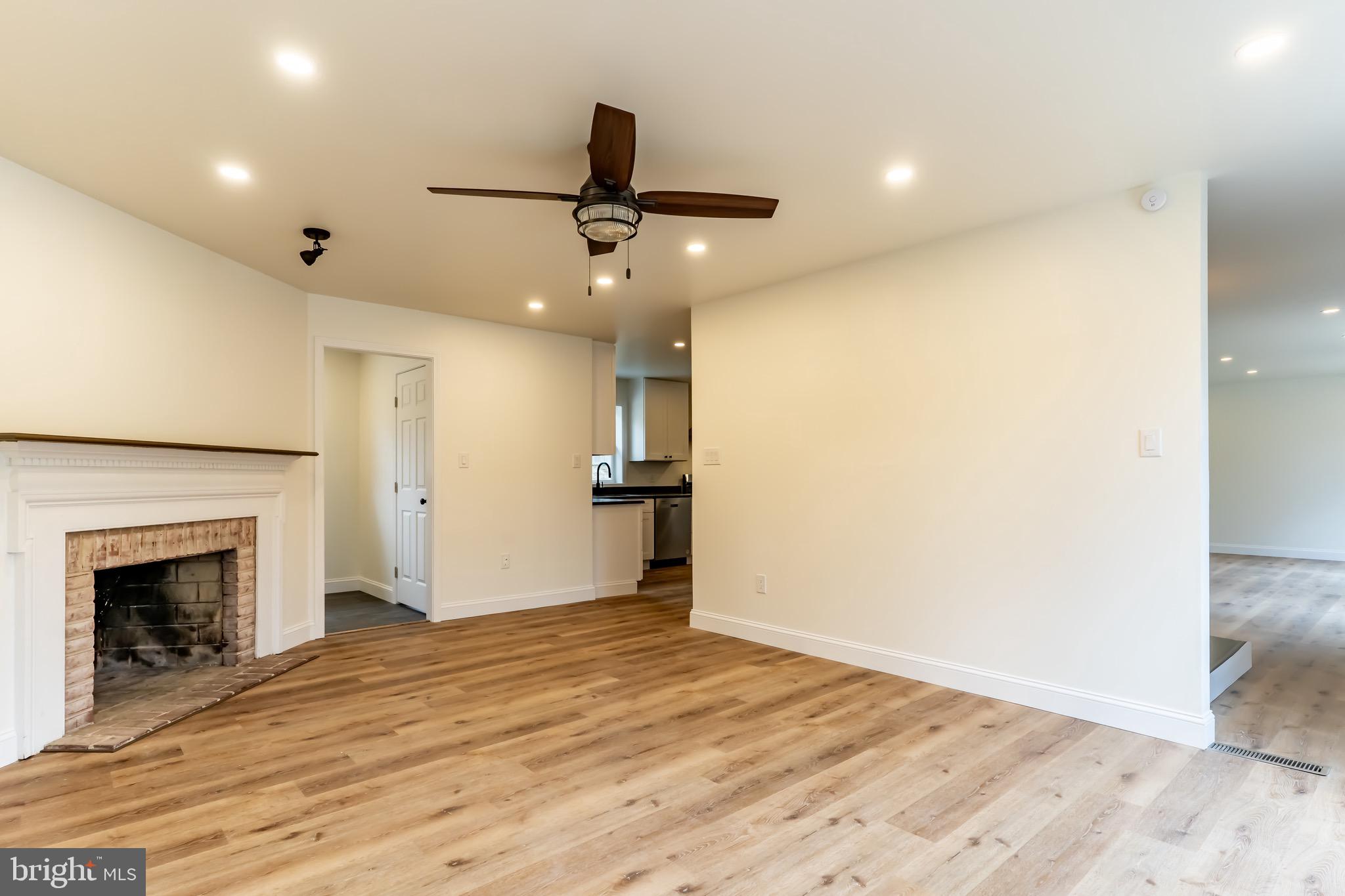 PINEBROOK - Residential