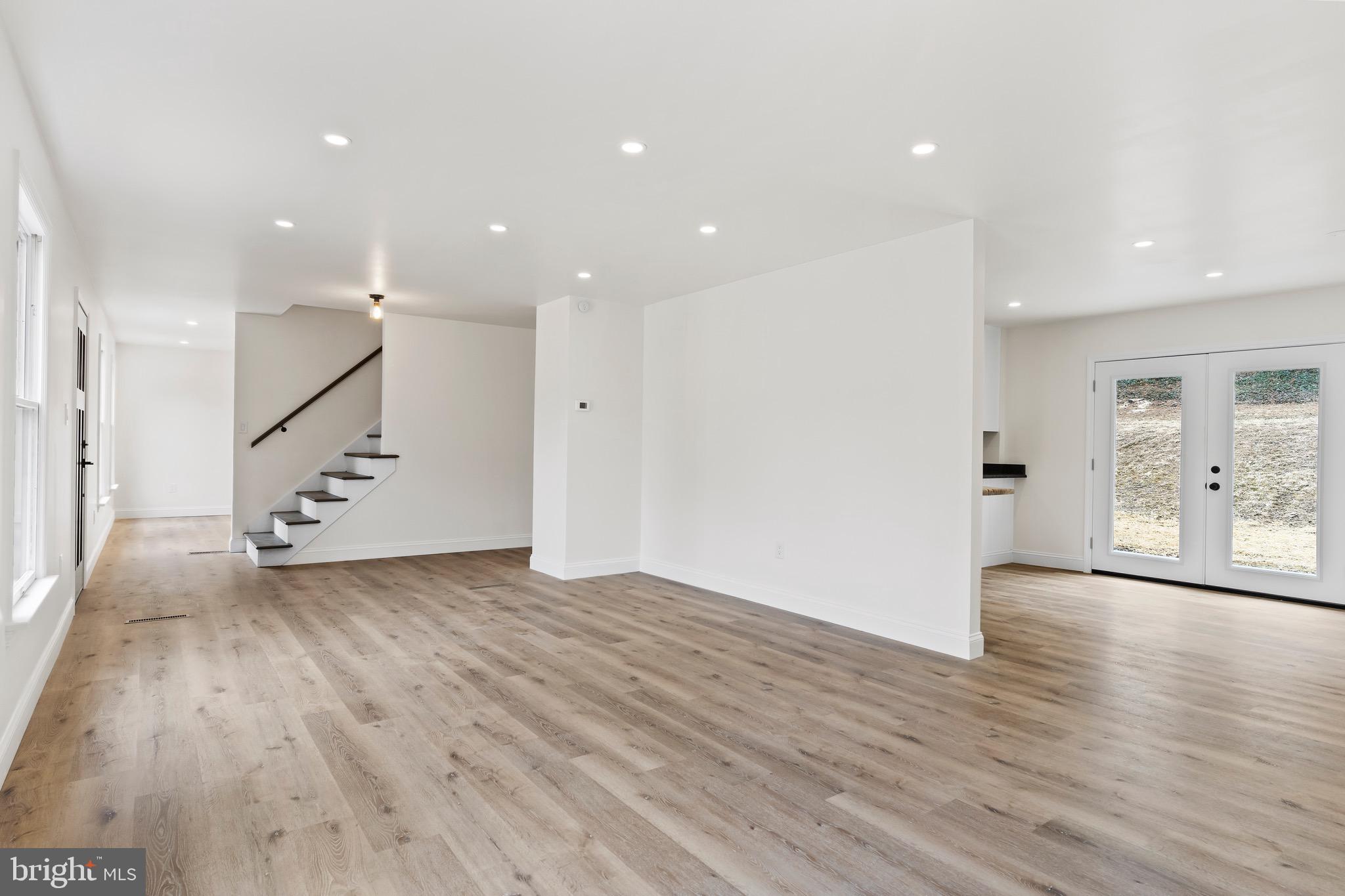 PINEBROOK - Residential