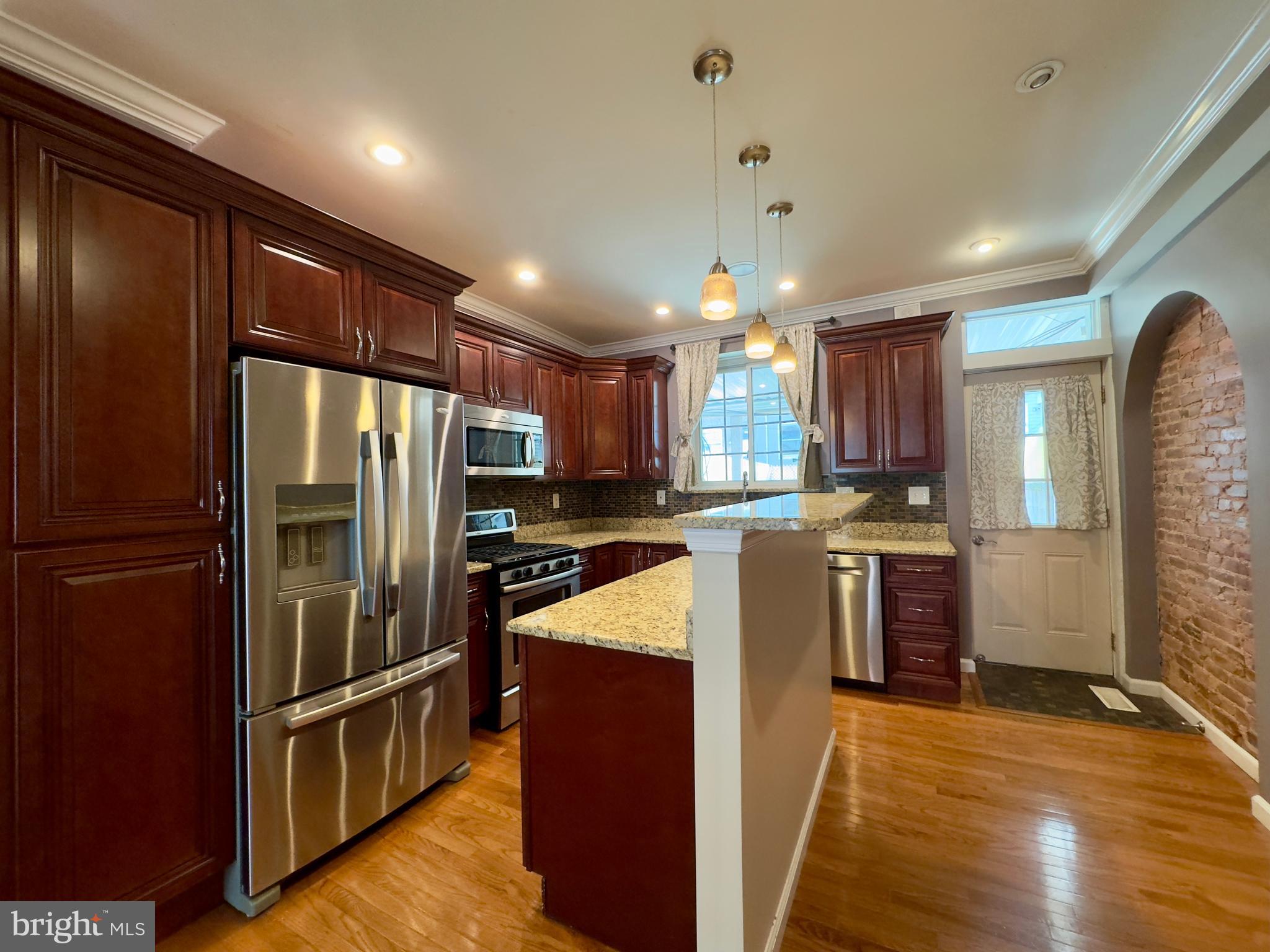HIGHLANDTOWN - Residential Lease