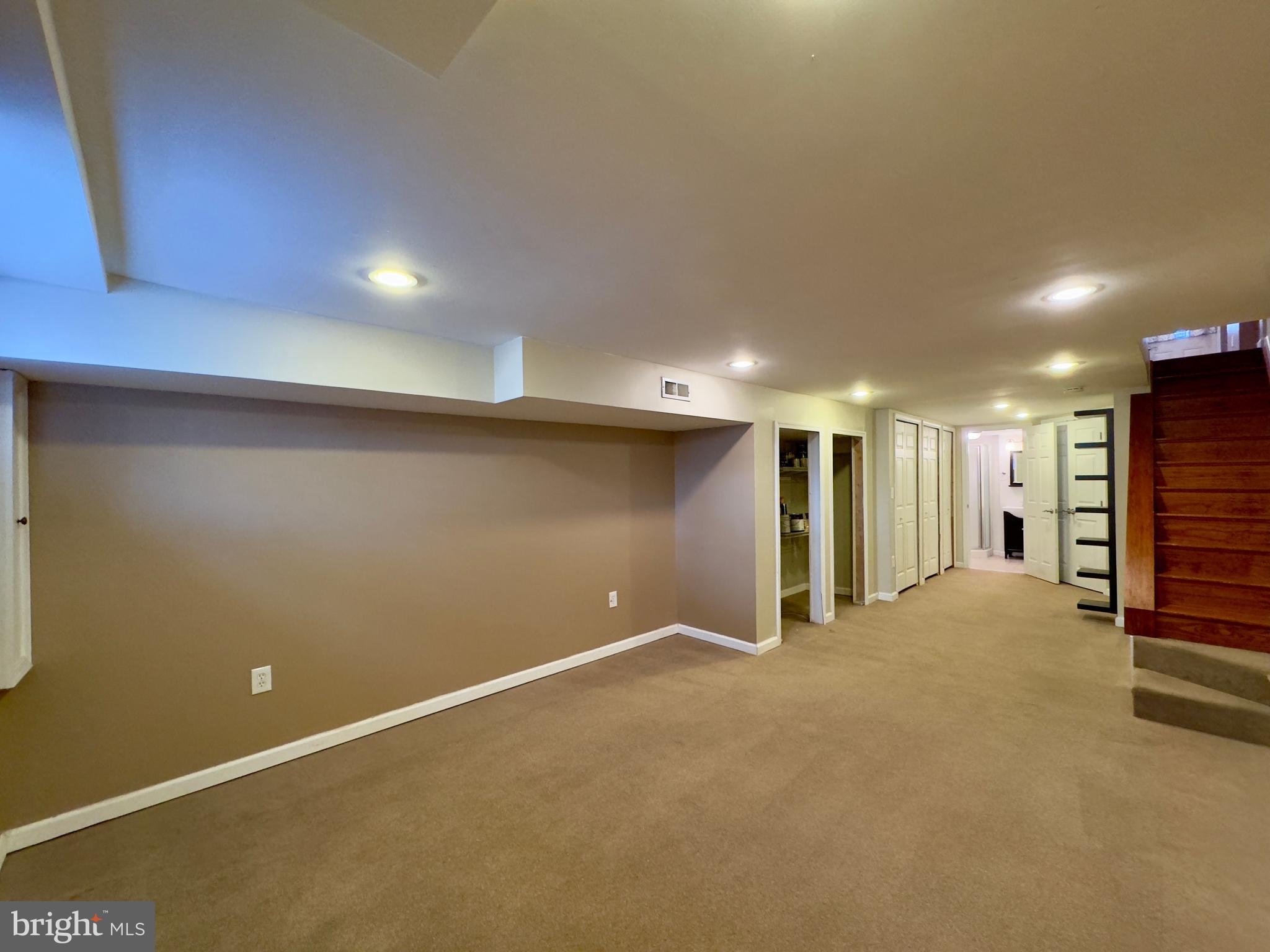 HIGHLANDTOWN - Residential Lease