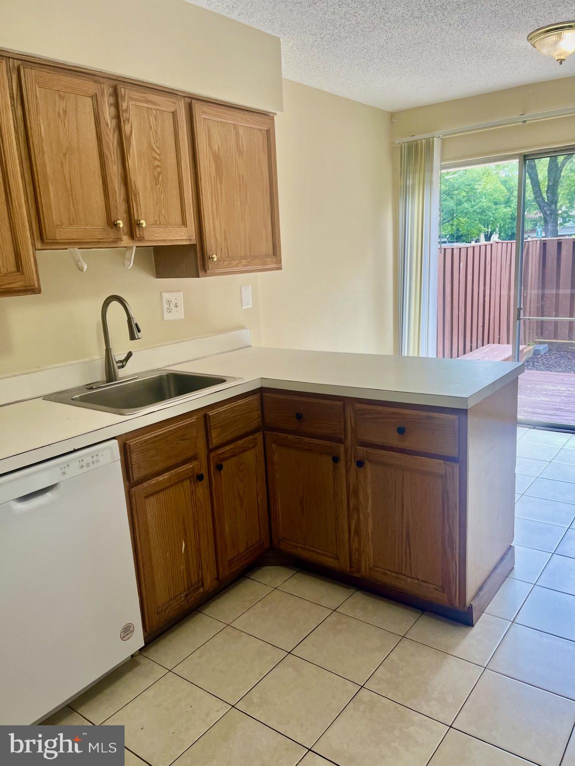 SOUTHGATE SQUARE CLUSTER - Residential Lease