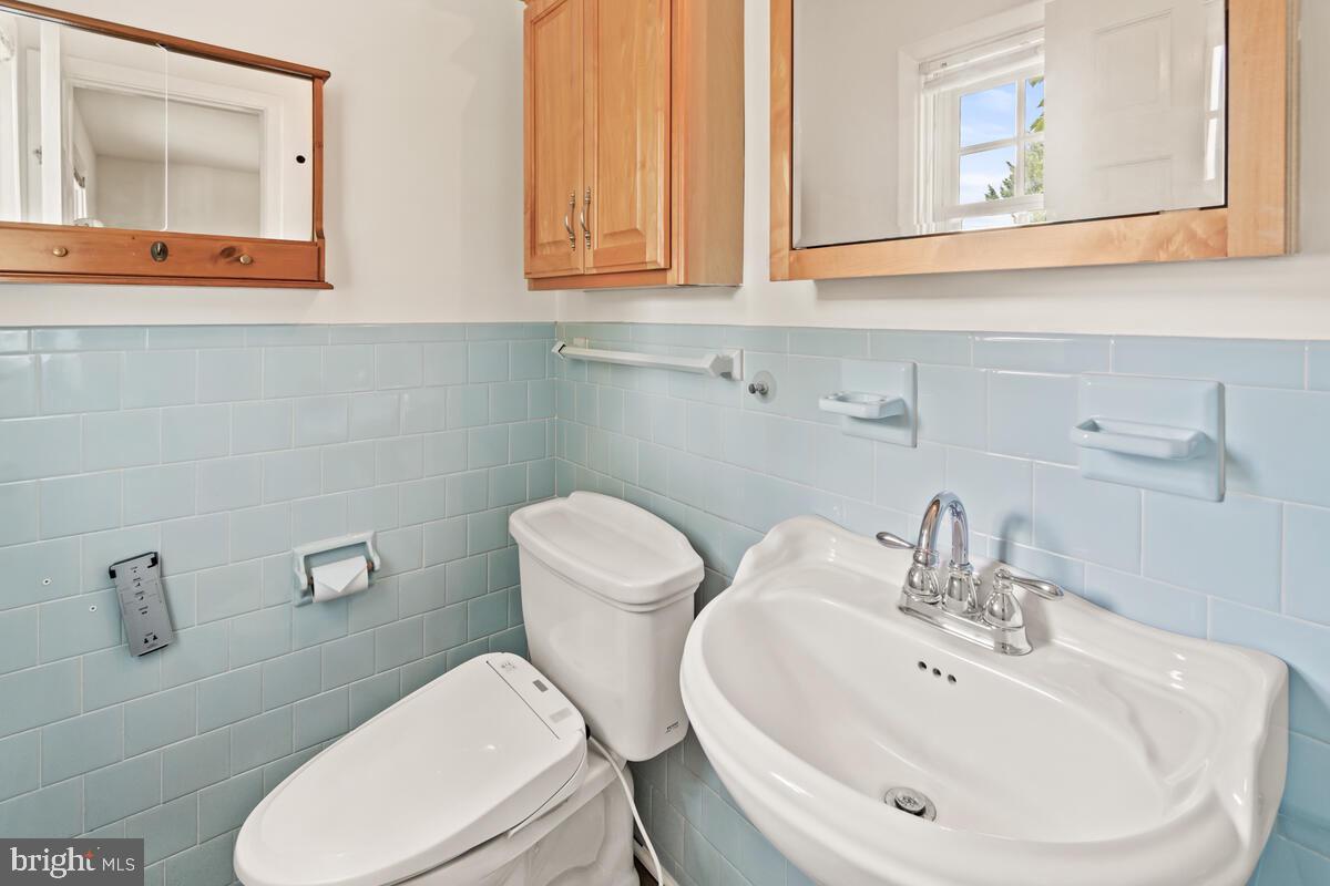 BROADVIEW ACRES - Residential