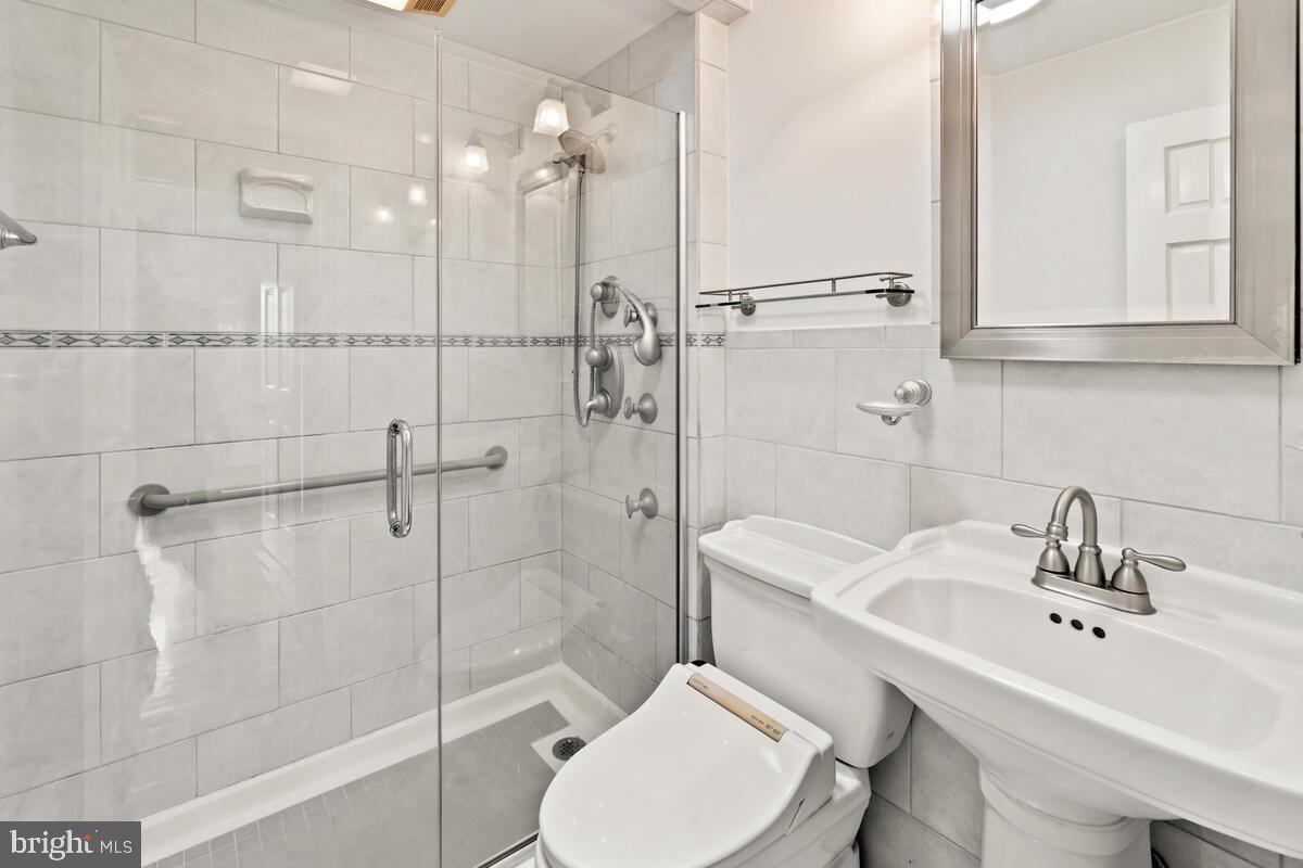 BROADVIEW ACRES - Residential