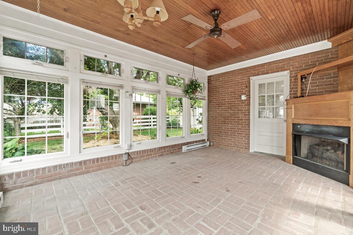 BROADVIEW ACRES - Residential