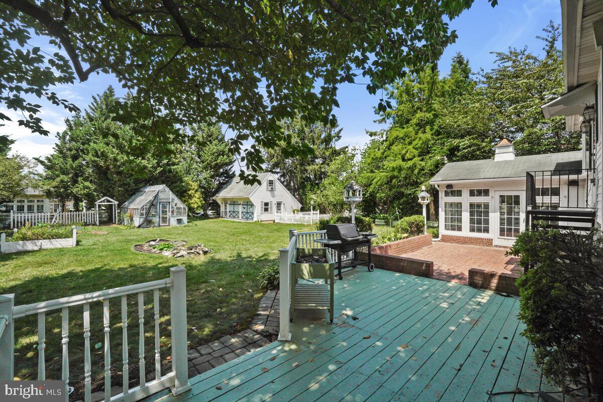 BROADVIEW ACRES - Residential