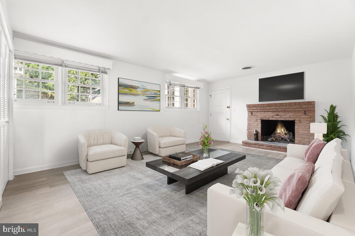 BROADVIEW ACRES - Residential